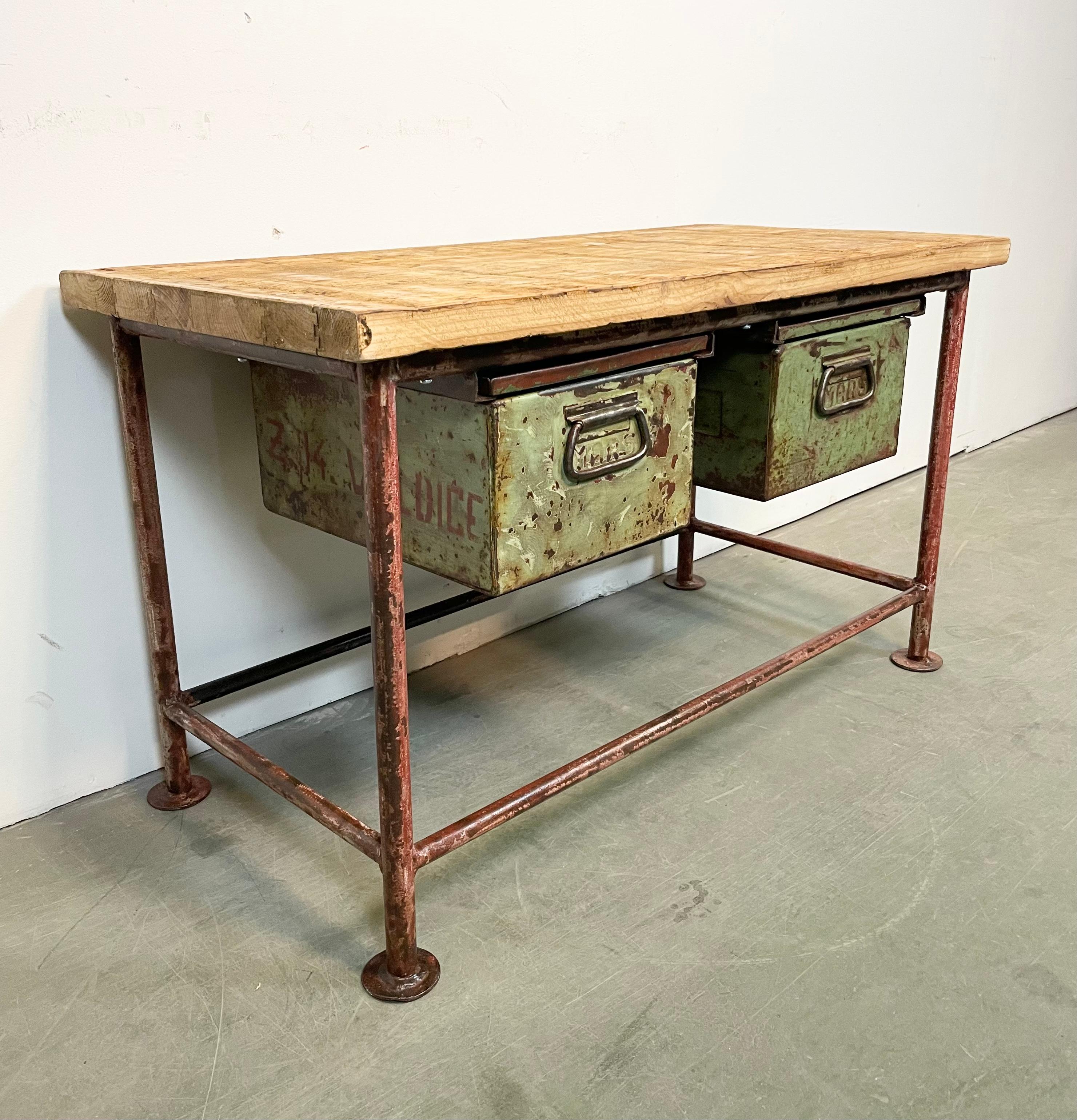 Red Industrial Worktable with Two Green Iron Drawers, 1960s For Sale 1
