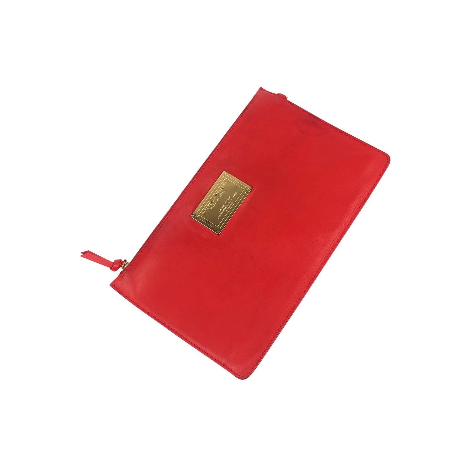 Red Intrecciato Leather Bottega Veneta Small Cabat Tote Bag For Sale 6