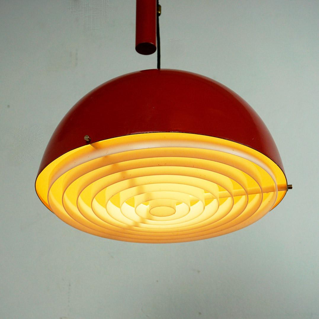 Red Italian Midcentury Metal and Brass Counterweight  Pendant Lamp For Sale 5