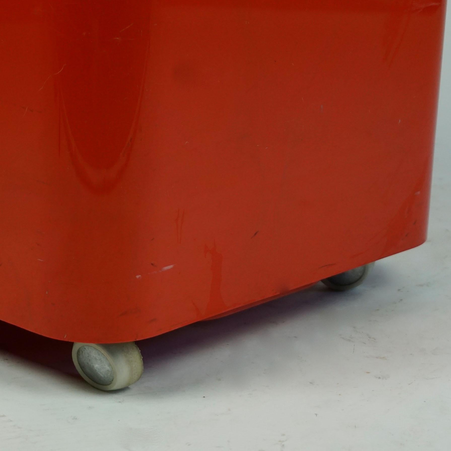 Red Italian Space Age Plastic Trolley Dime by Marcello Siard for Coll. Longato In Good Condition In Vienna, AT