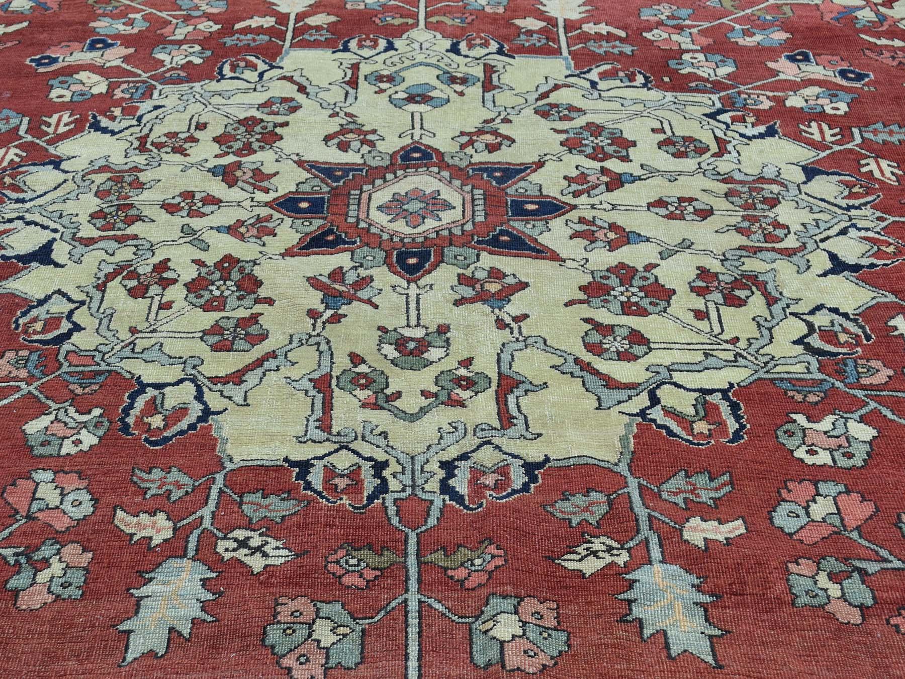 Red/Ivory 1880 Antique Hand Knotted Persian Serapi Rug For Sale 1