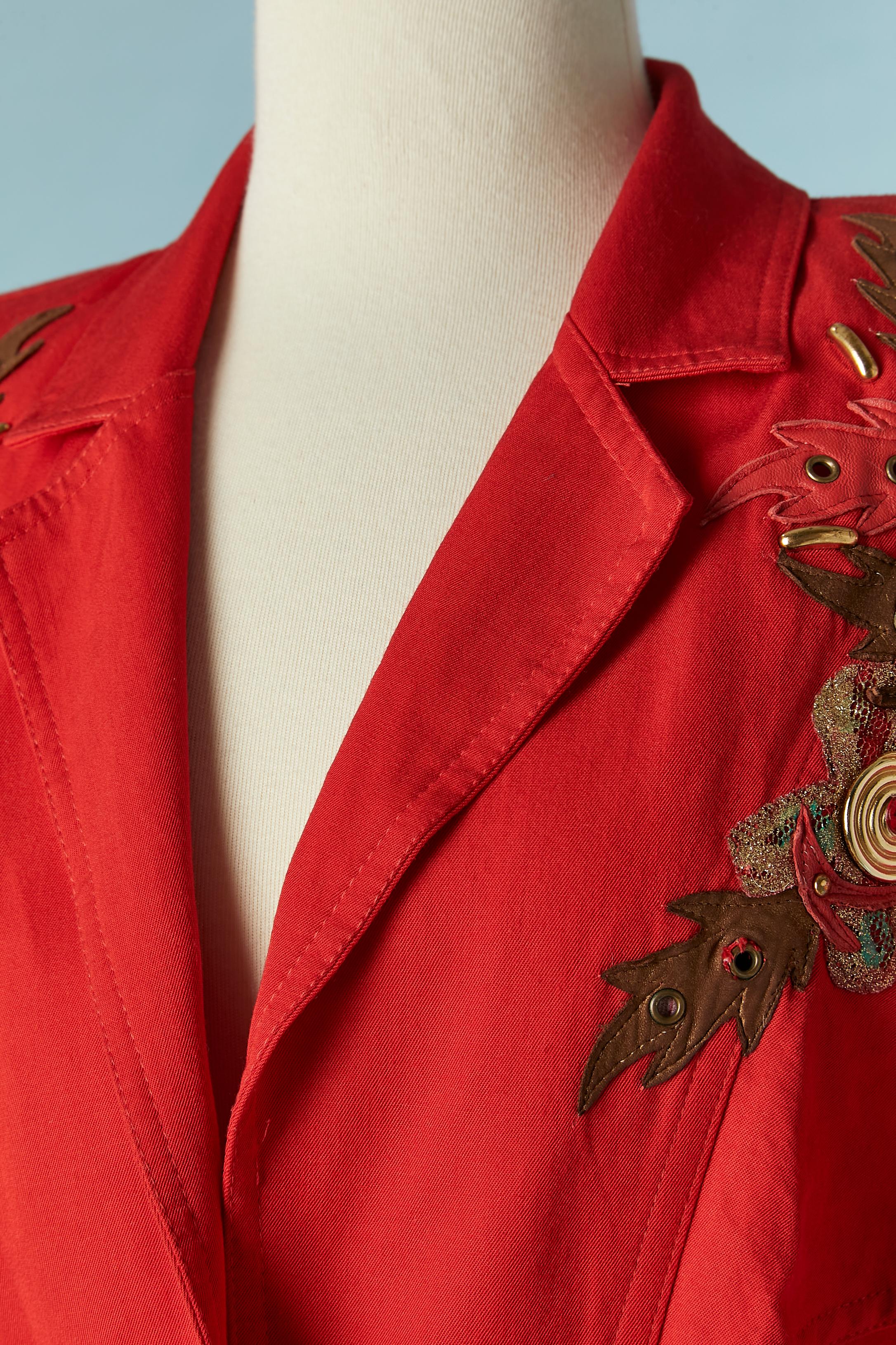 Red jacket with mini cape and leather and eyelet appliqué IIF Circa 1980's In Excellent Condition For Sale In Saint-Ouen-Sur-Seine, FR