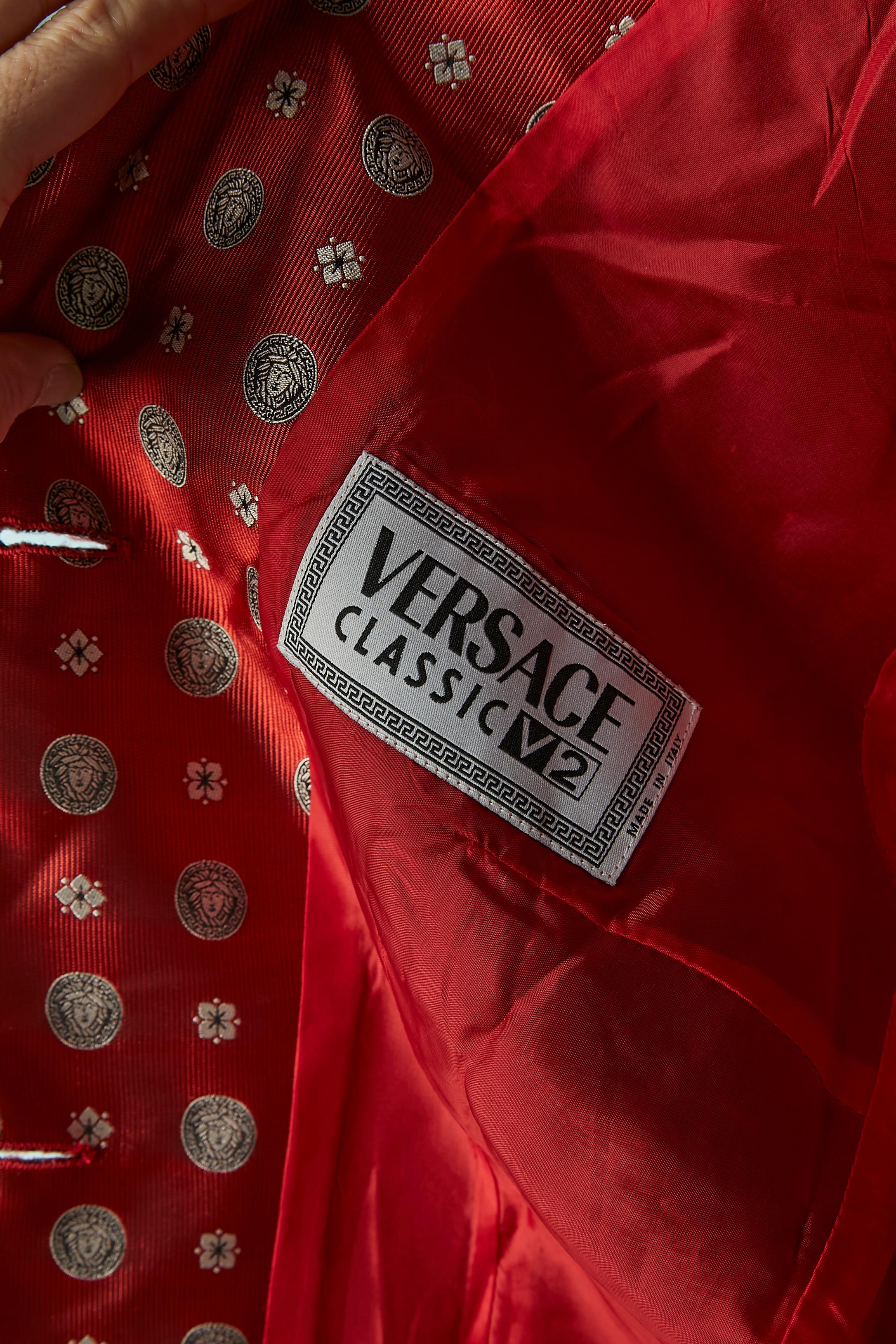 Red jacquard jacket with Medusa and flower pattern V2 Versace Classic  For Sale 3
