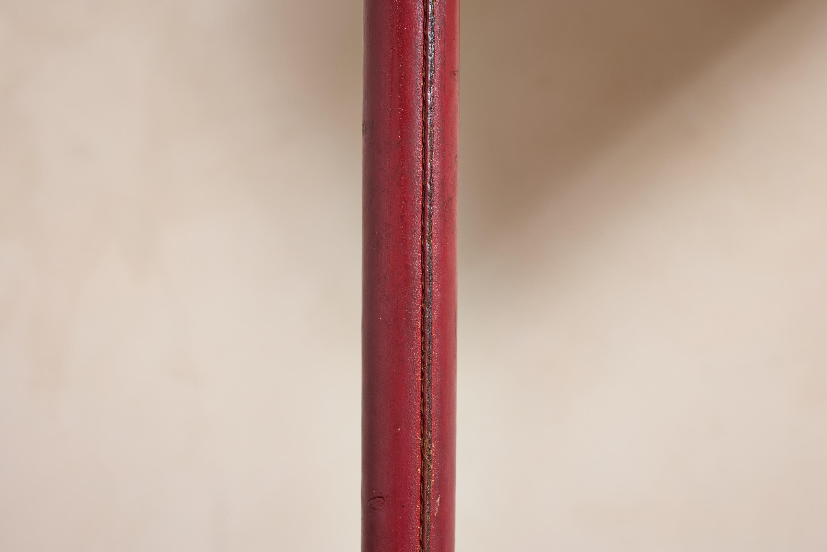 Lampadaire rouge de style Jacques Adnet en vente 6