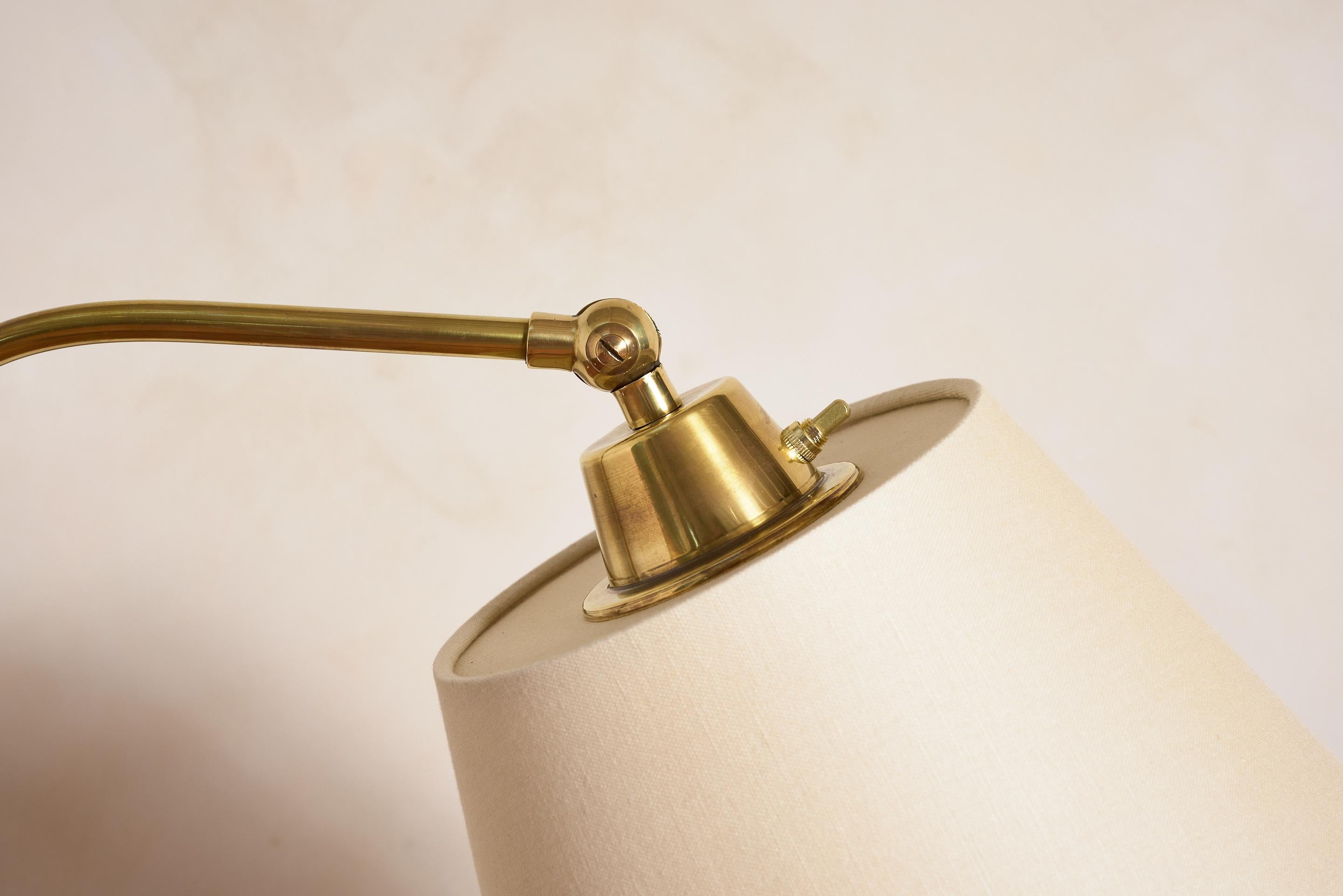 Lampadaire rouge de style Jacques Adnet en vente 1