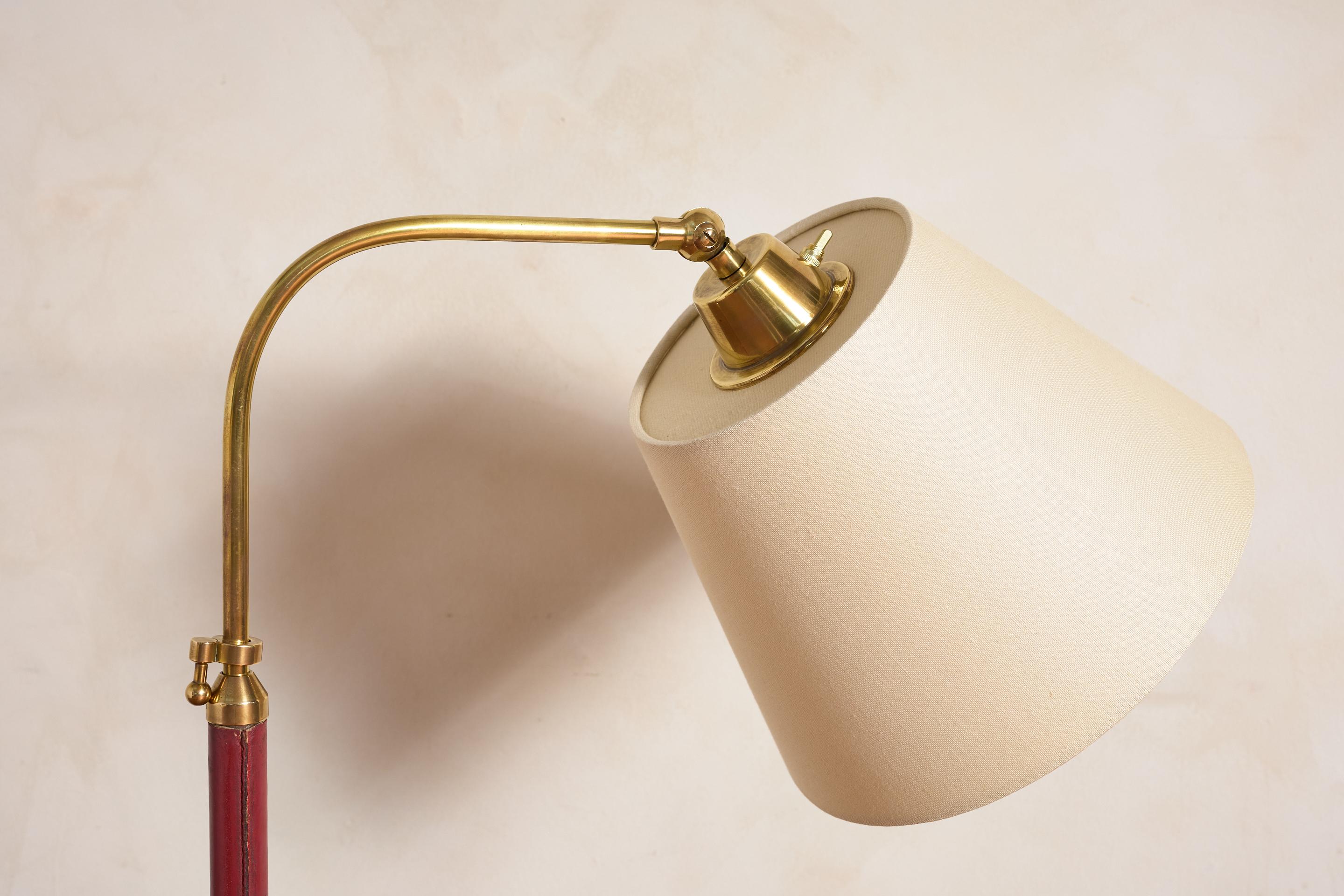 Lampadaire rouge de style Jacques Adnet en vente 2