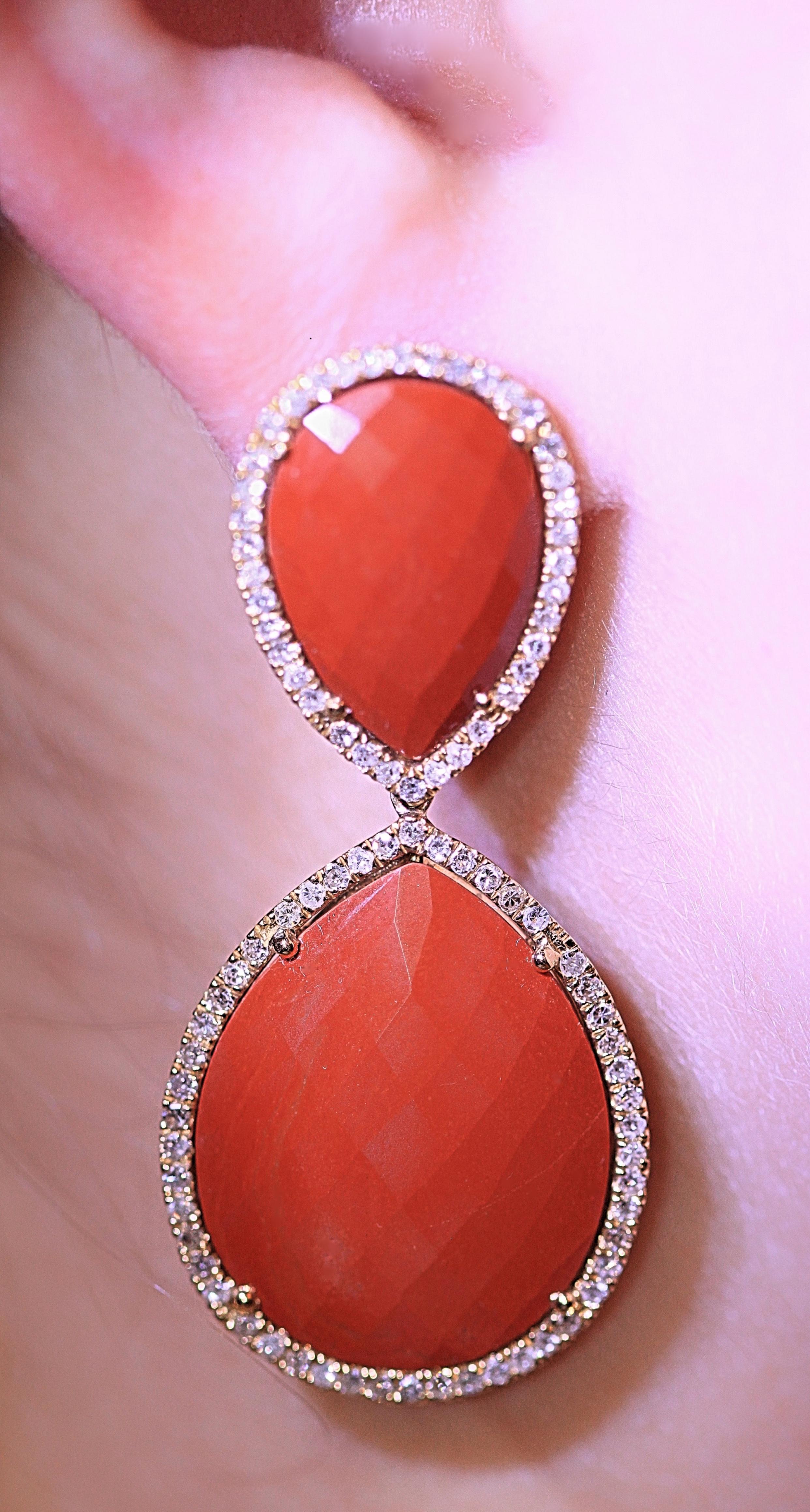 Women's Red Jasper and Diamond Earrings 14 Karat Yellow Gold 1.56 Carat of Diamonds For Sale
