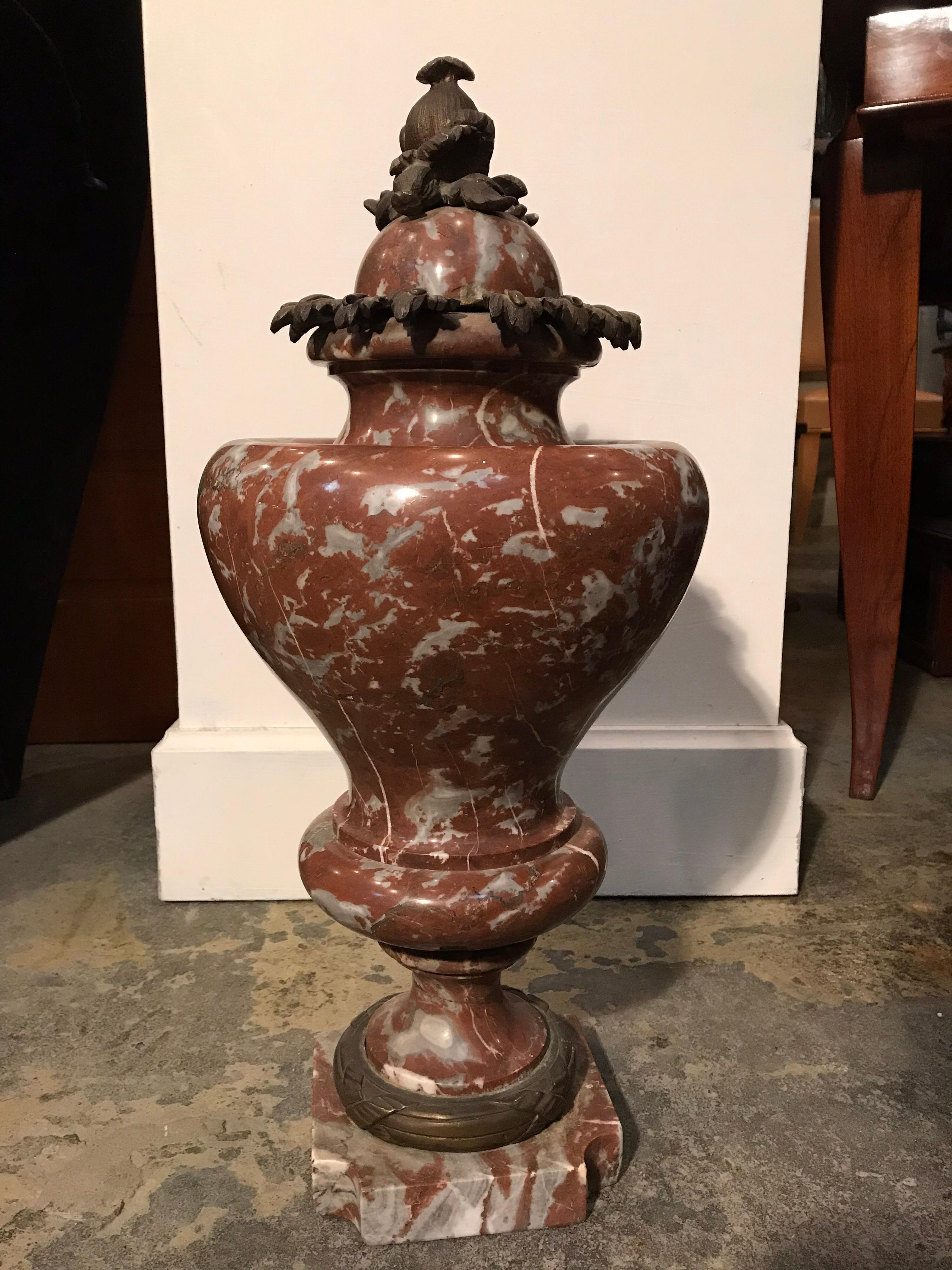 Red Jasper Marble Urn with Bronze Handle In Good Condition For Sale In Dallas, TX