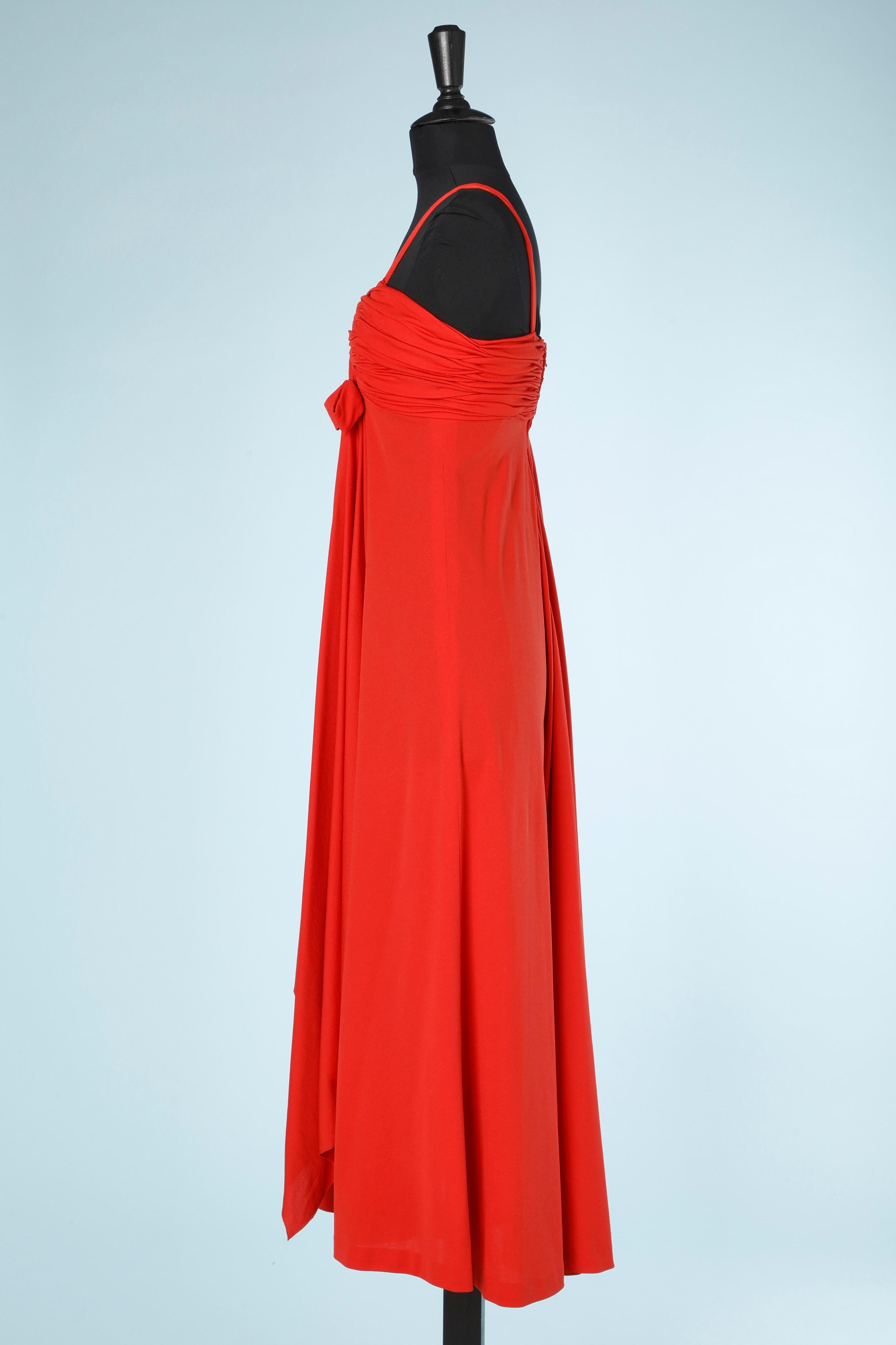 Red jersey cocktail dress draped on the bust Artaban Circa 1970's  In Excellent Condition For Sale In Saint-Ouen-Sur-Seine, FR