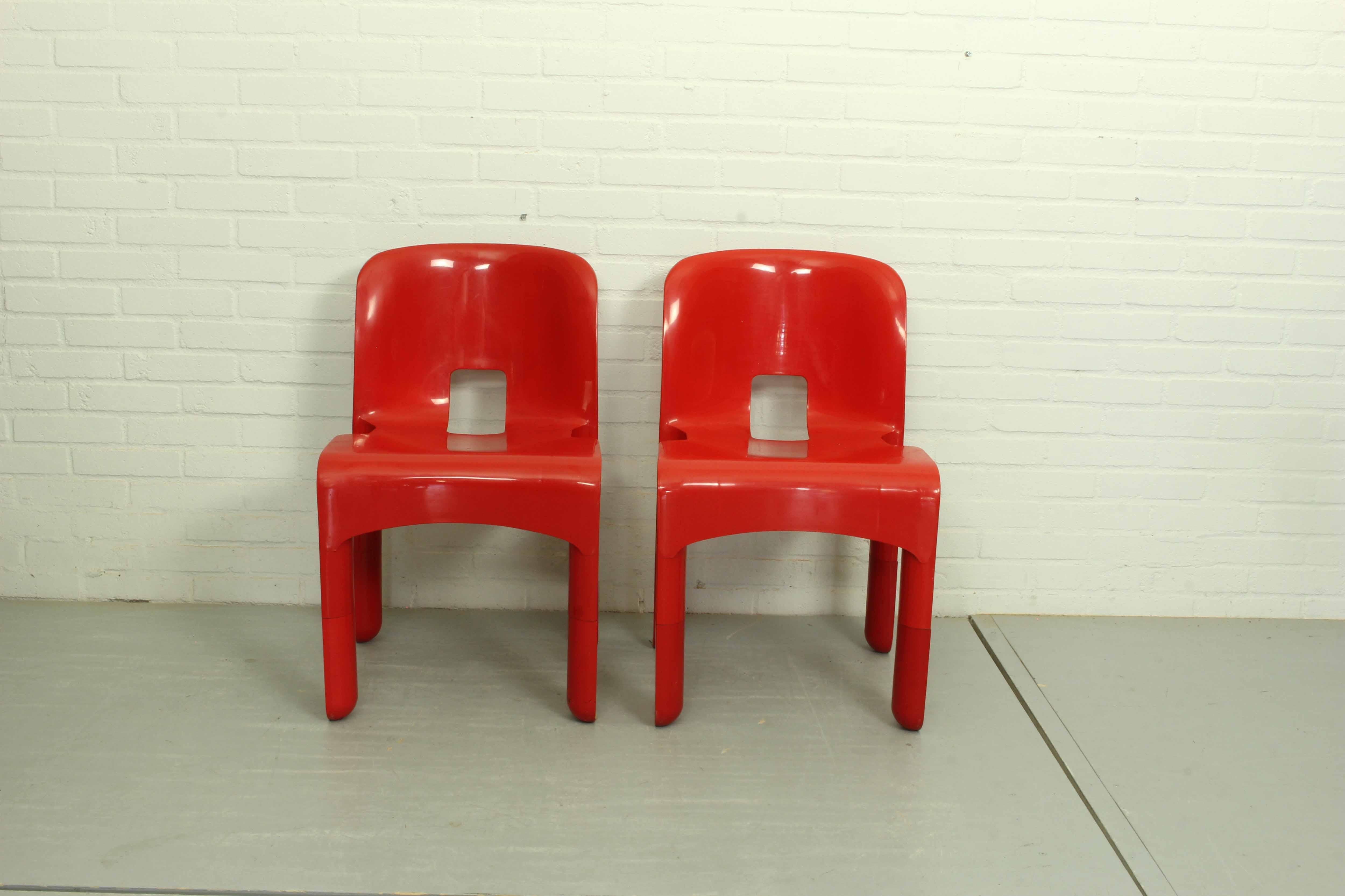 Set of 2 Universale stacking chairs by Joe Colombo for Kartell. Model: 4867.
 