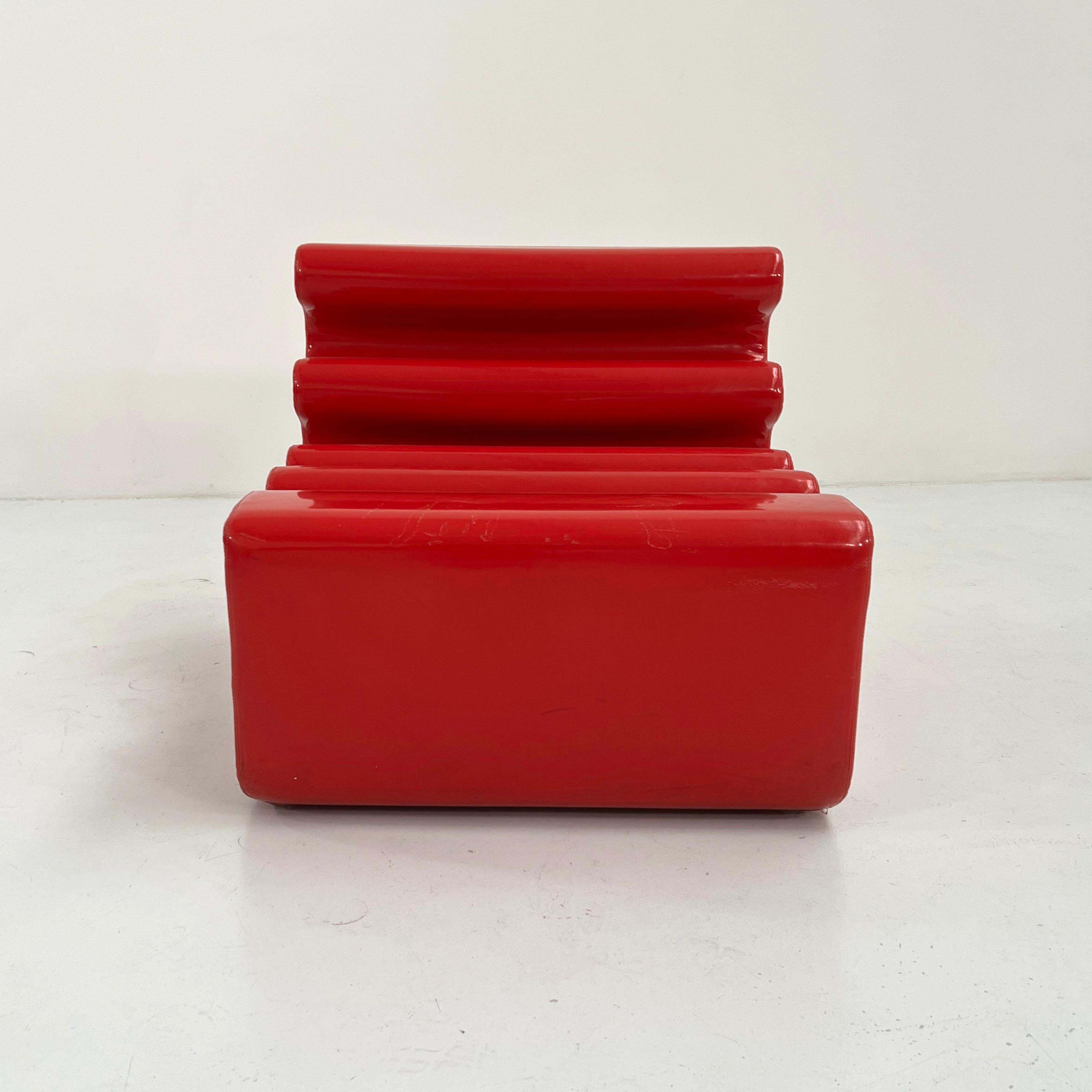 Roter Karelia-Loungesessel von Liisi Beckmann für Zanotta, 1960er Jahre (Italienisch) im Angebot