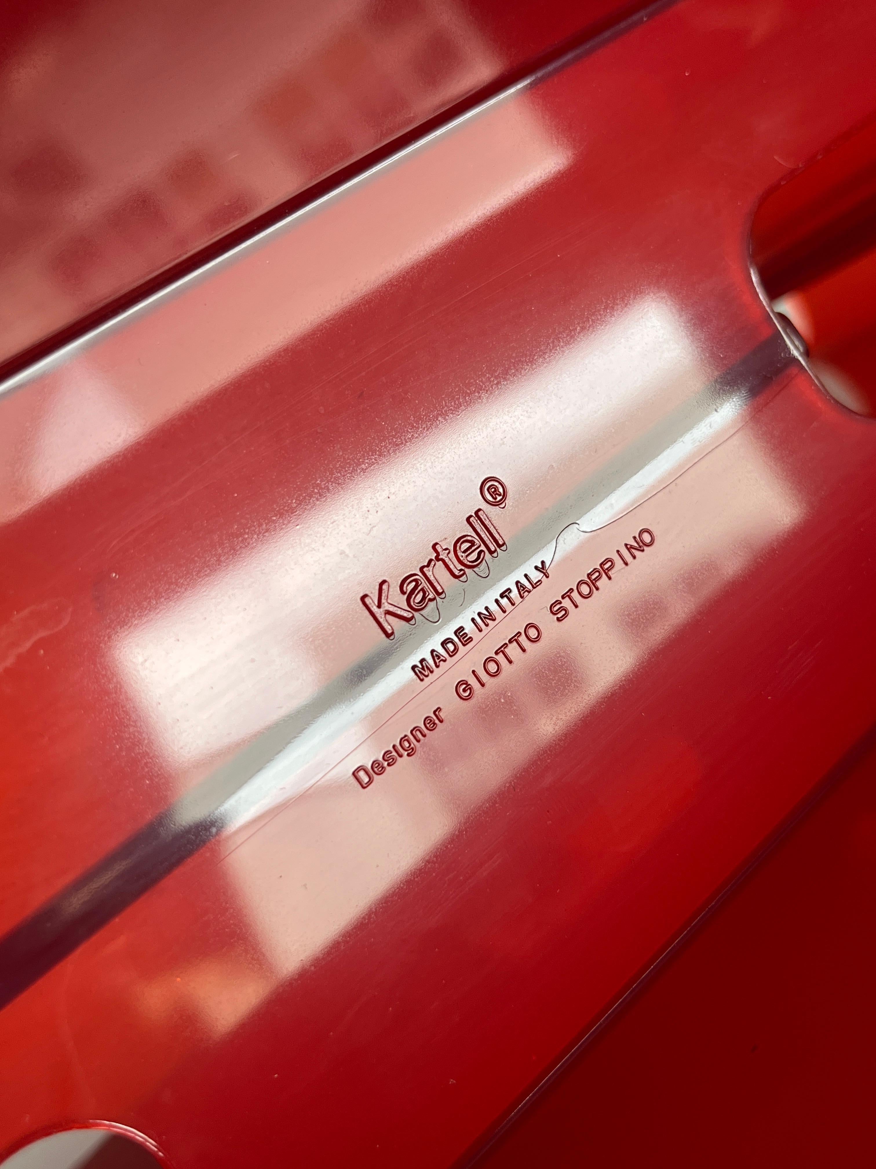 Red Kartell Mod. 4676 Vintage Space Age Magazine Rack by Giotto Stoppino, 1970s For Sale 4