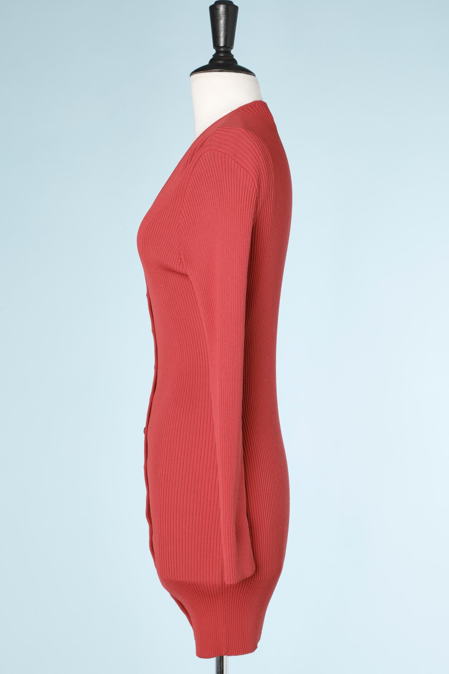 Cardigan en tricot rouge avec boutons de marque Dolce & Gabbana  Excellent état - En vente à Saint-Ouen-Sur-Seine, FR