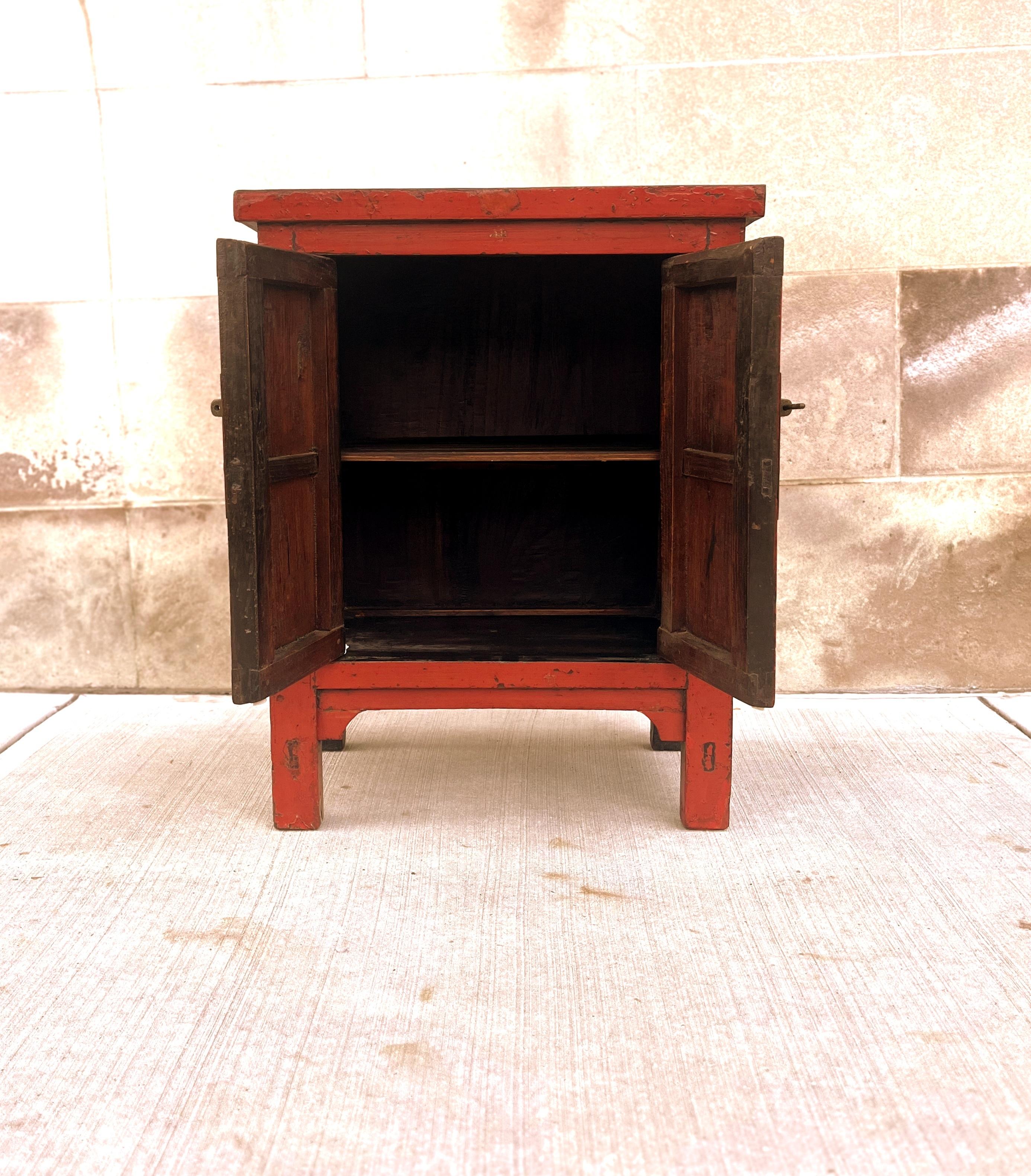 Red Lacquer Chest  For Sale 4