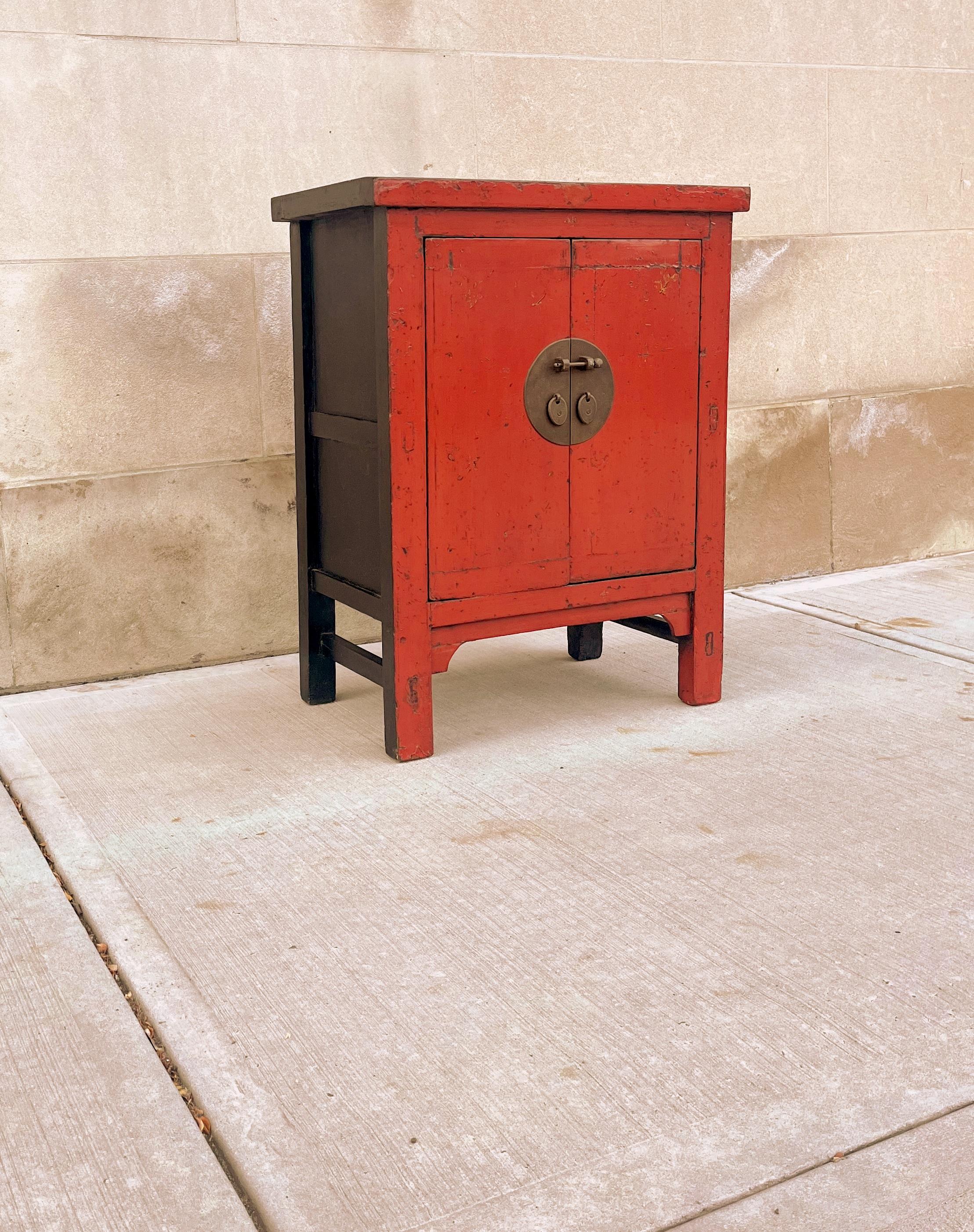 Red Lacquer Chest  For Sale 1