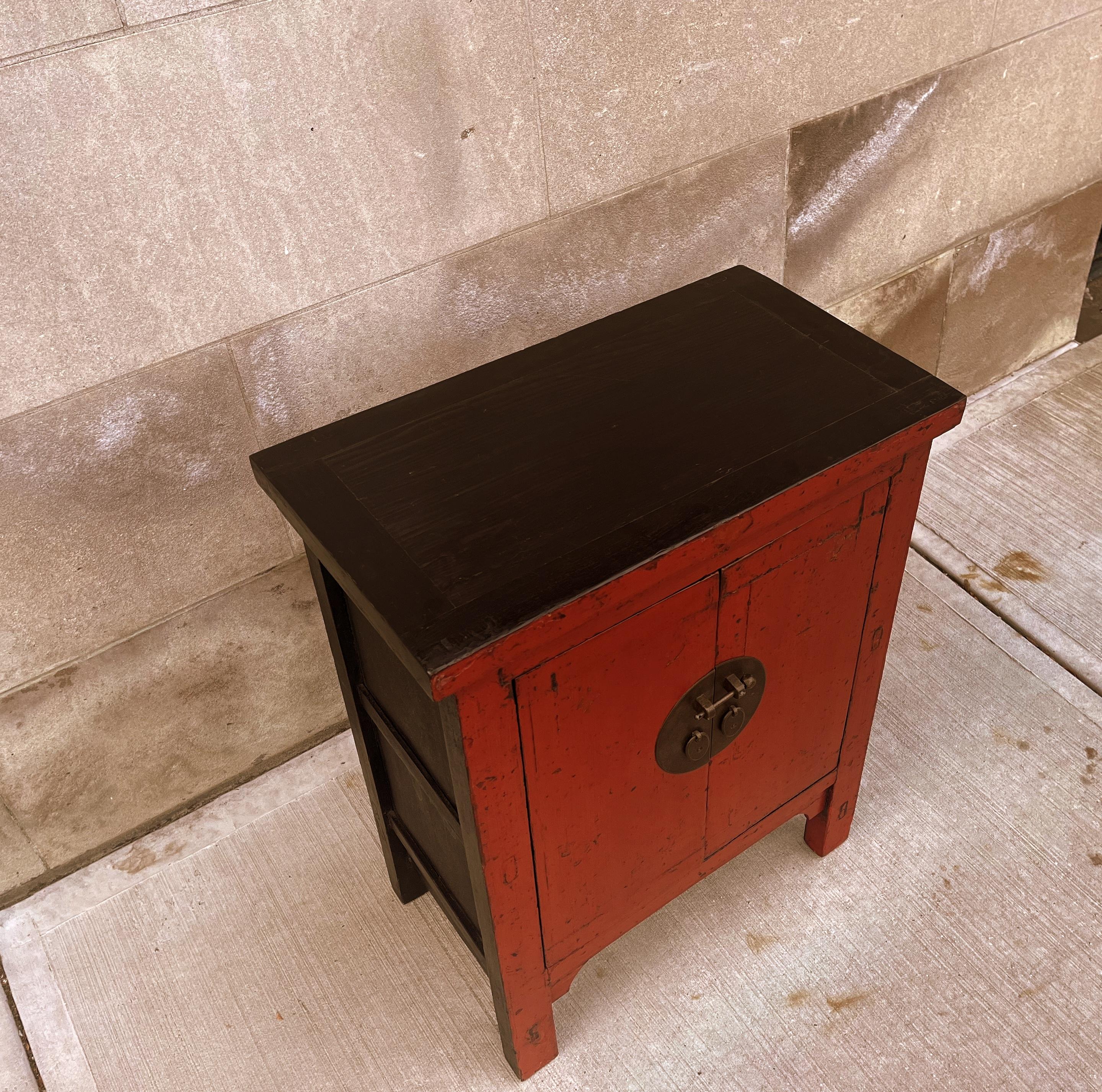 Red Lacquer Chest  For Sale 2
