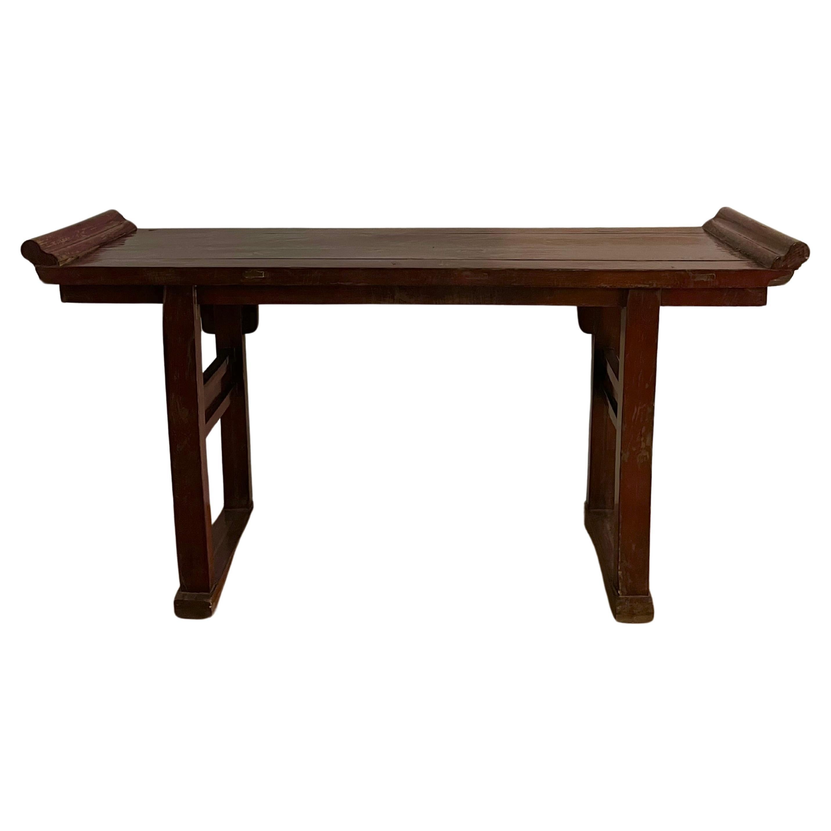 Table console autel chinoise en laque rouge en vente