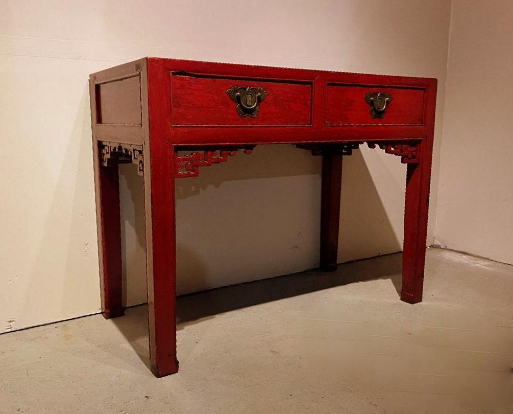 Rot lackierter Schreibtisch (Poliert) im Angebot