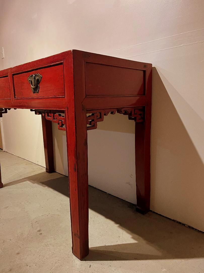 Rot lackierter Schreibtisch (Lack) im Angebot