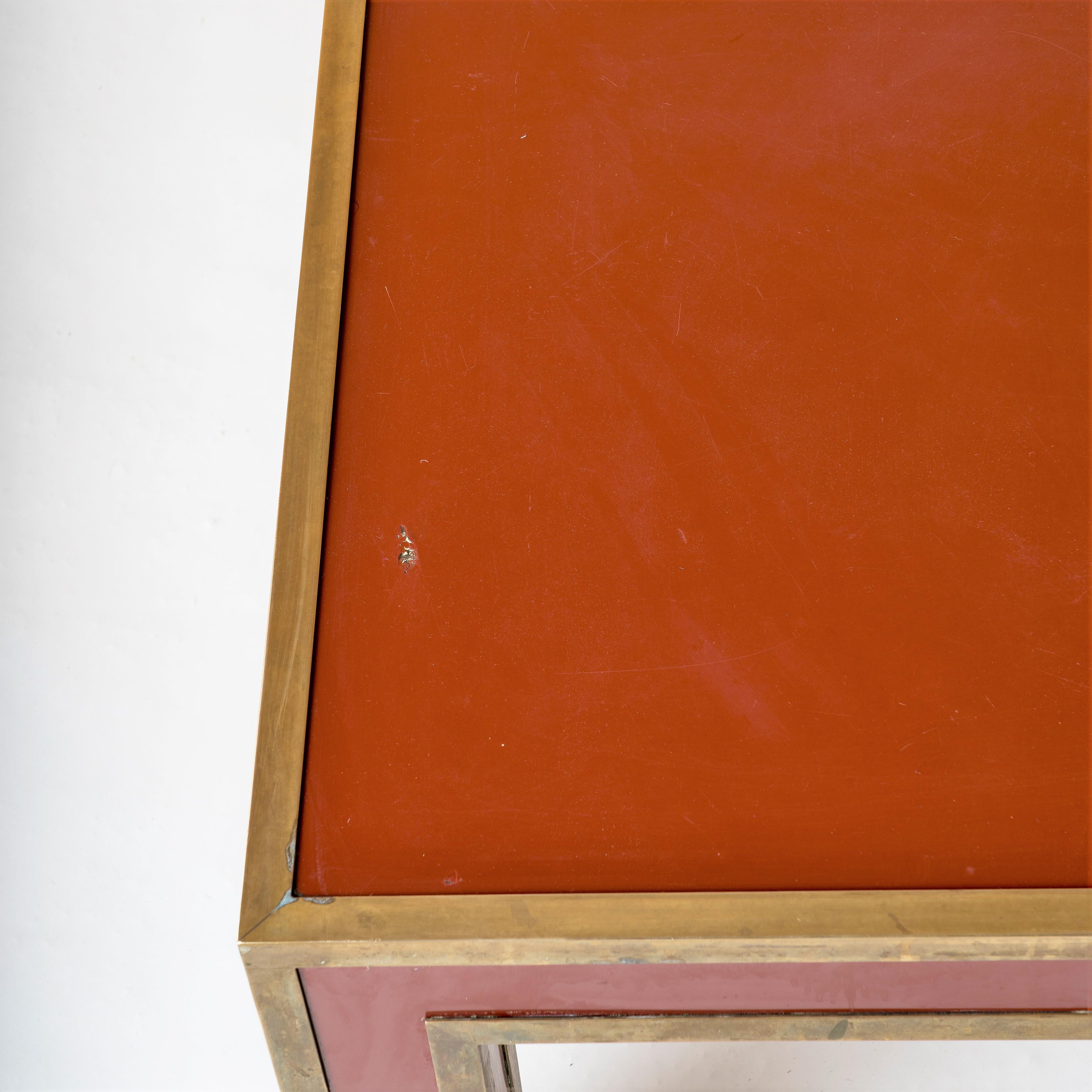 Red Lacquer Laminate & Patinated Brass Edges Side Table, France, 1970s For Sale 2