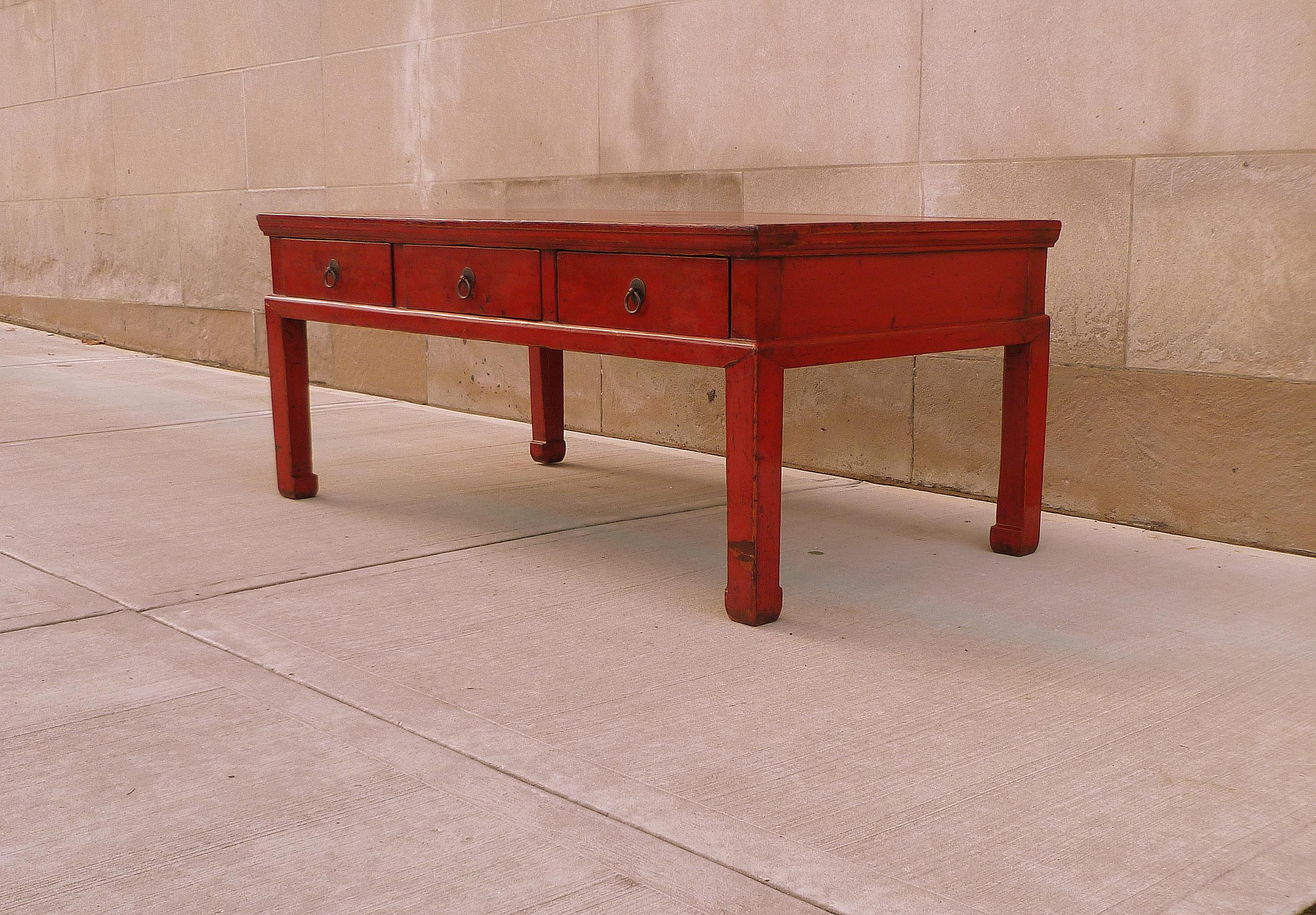 Red Lacquer Low Table In Good Condition In Greenwich, CT