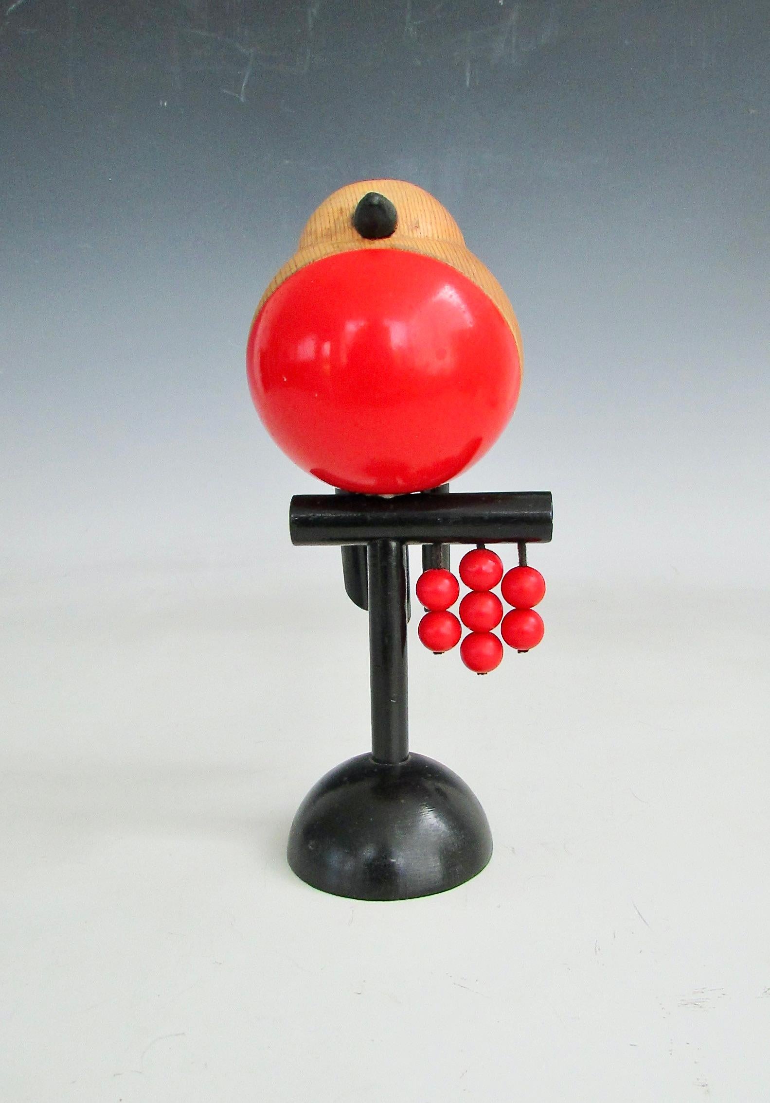 Escultura abstracta de pájaro en madera de abeto lacada roja Kaija Aarikka Finlandia en venta 5