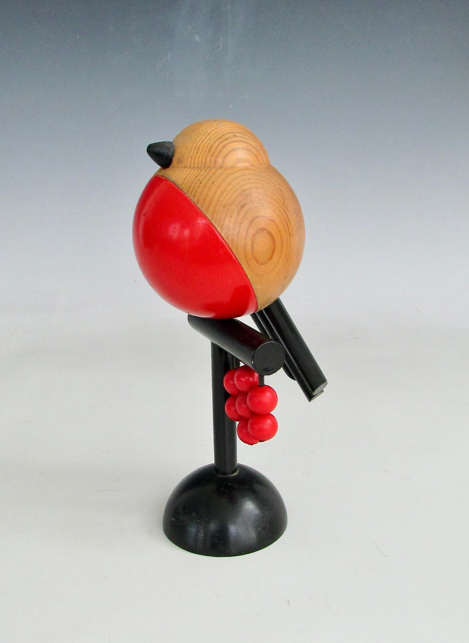 Escultura abstracta de pájaro en madera de abeto lacada roja Kaija Aarikka Finlandia Lacado en venta