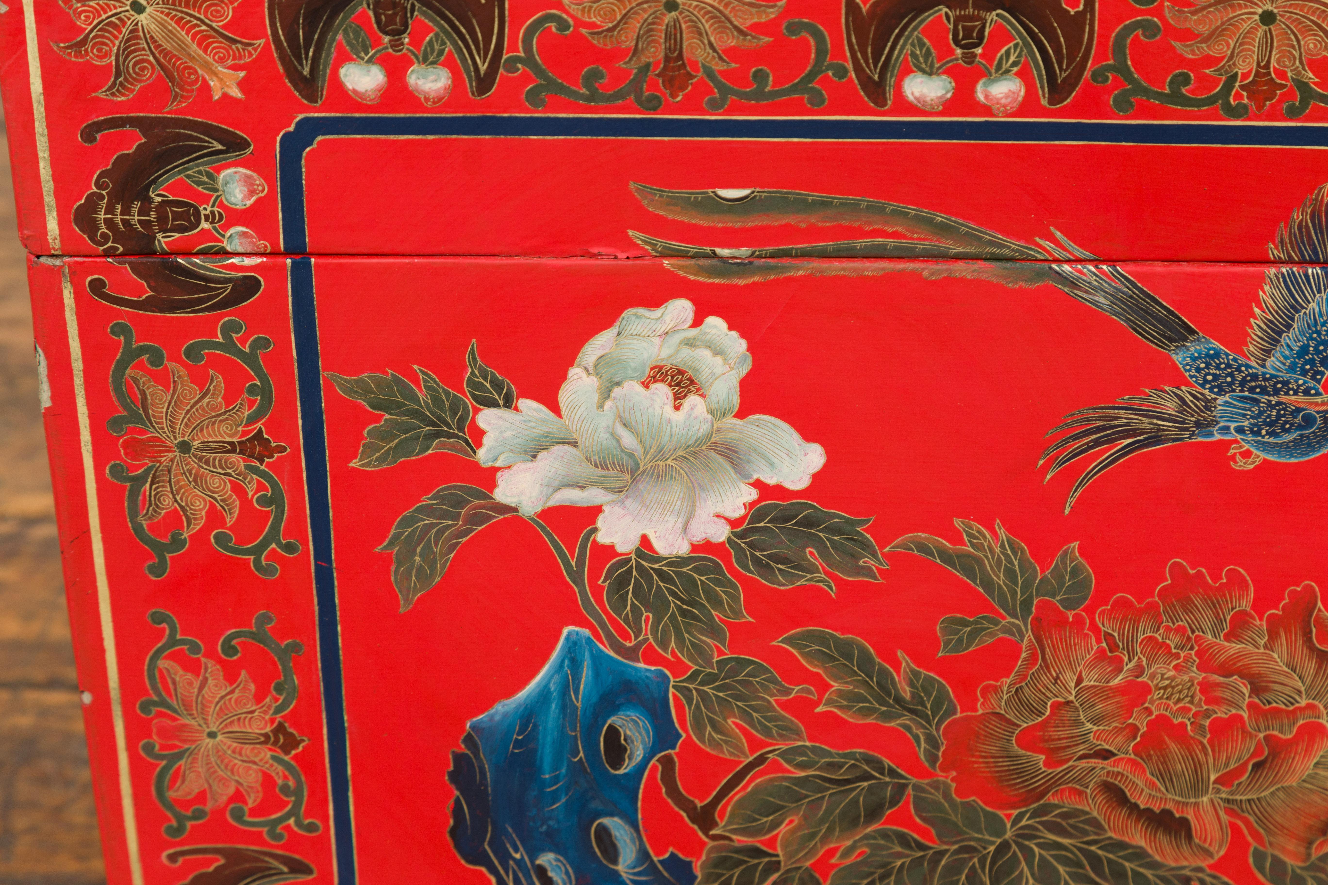 Red Lacquer Trunk with Flowers, Birds and Calligraphy Motifs For Sale 4