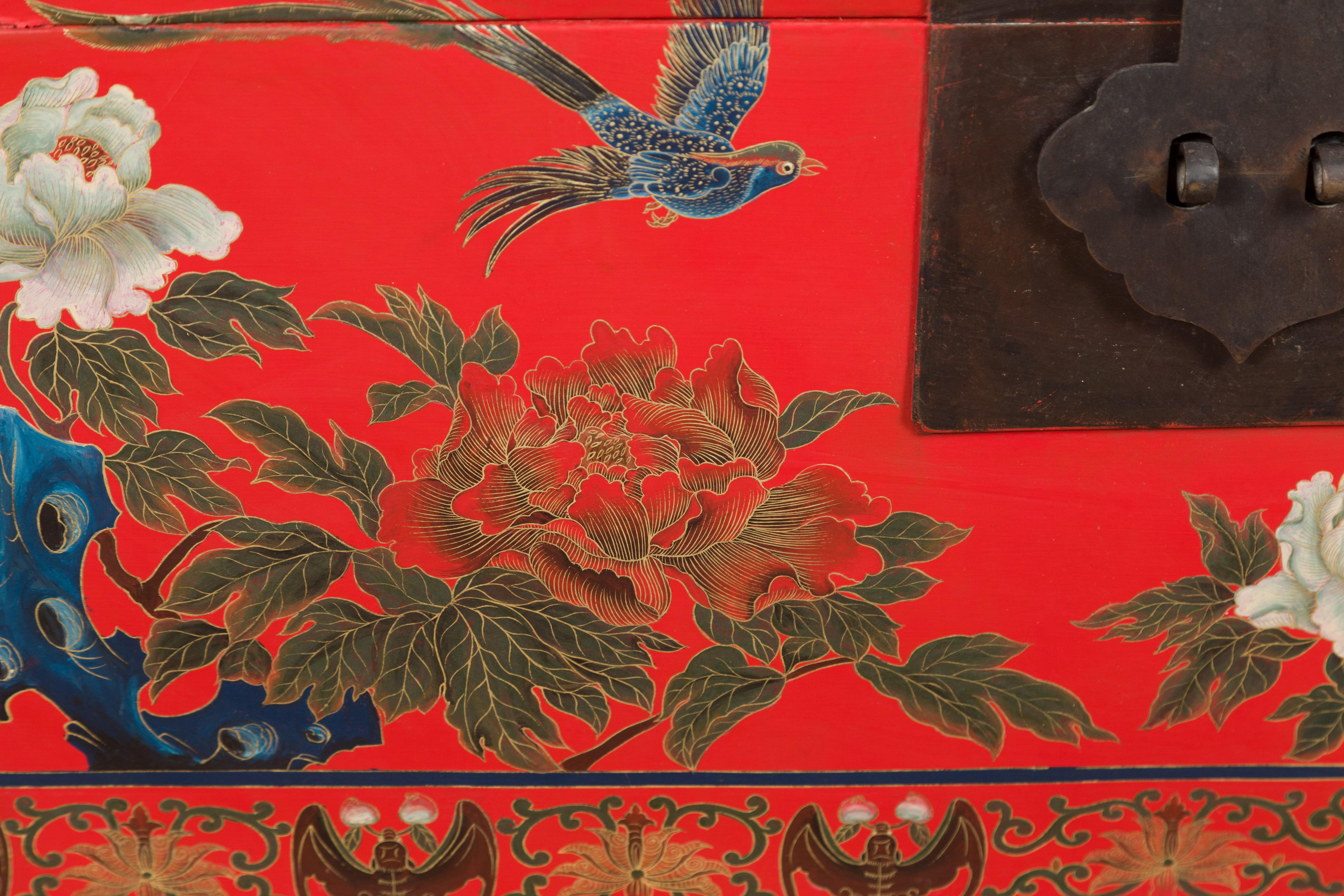 Red Lacquer Trunk with Flowers, Birds and Calligraphy Motifs For Sale 5