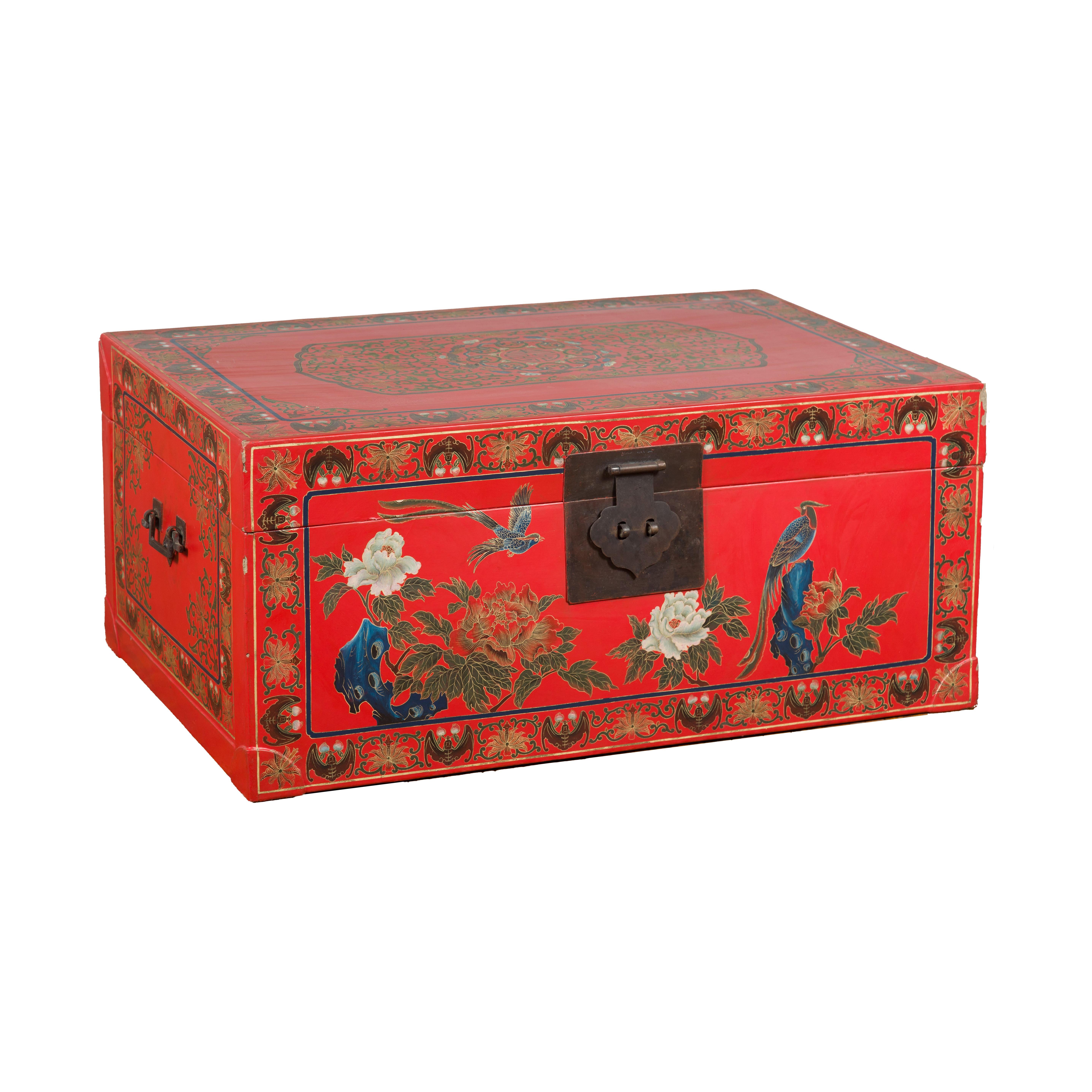 Red Lacquer Trunk with Flowers, Birds and Calligraphy Motifs For Sale 14