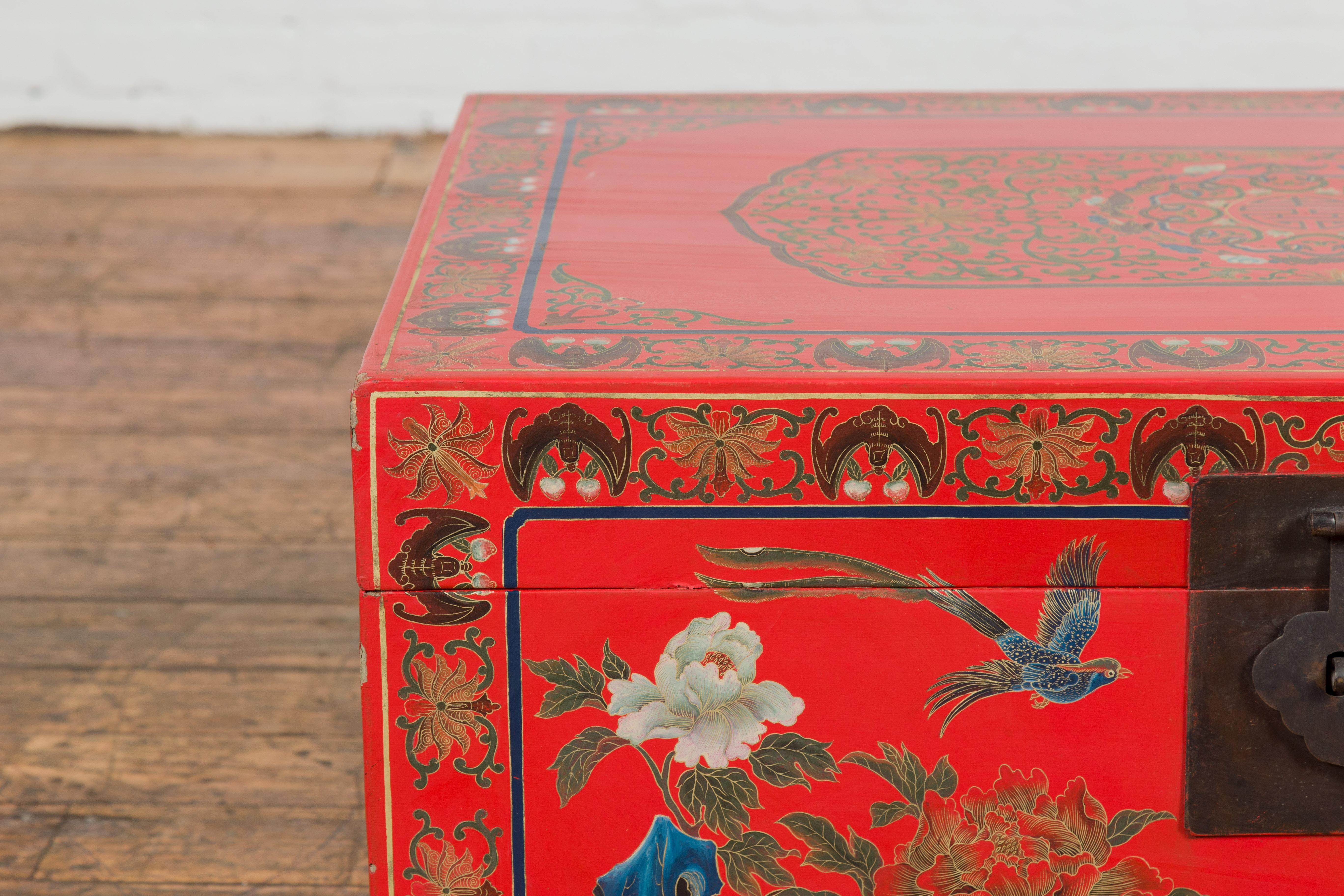 Red Lacquer Trunk with Flowers, Birds and Calligraphy Motifs In Good Condition For Sale In Yonkers, NY