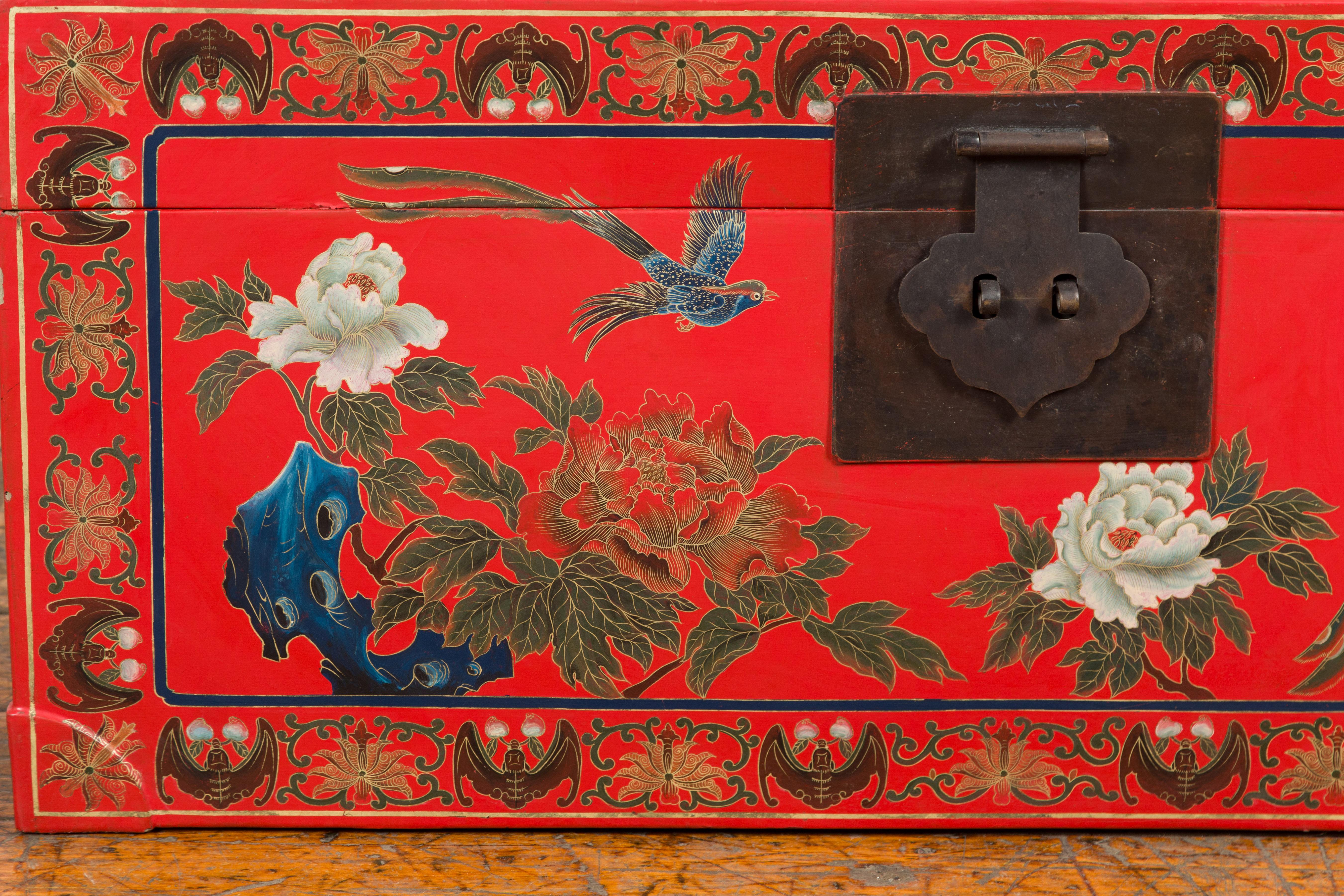 Red Lacquer Trunk with Flowers, Birds and Calligraphy Motifs For Sale 1