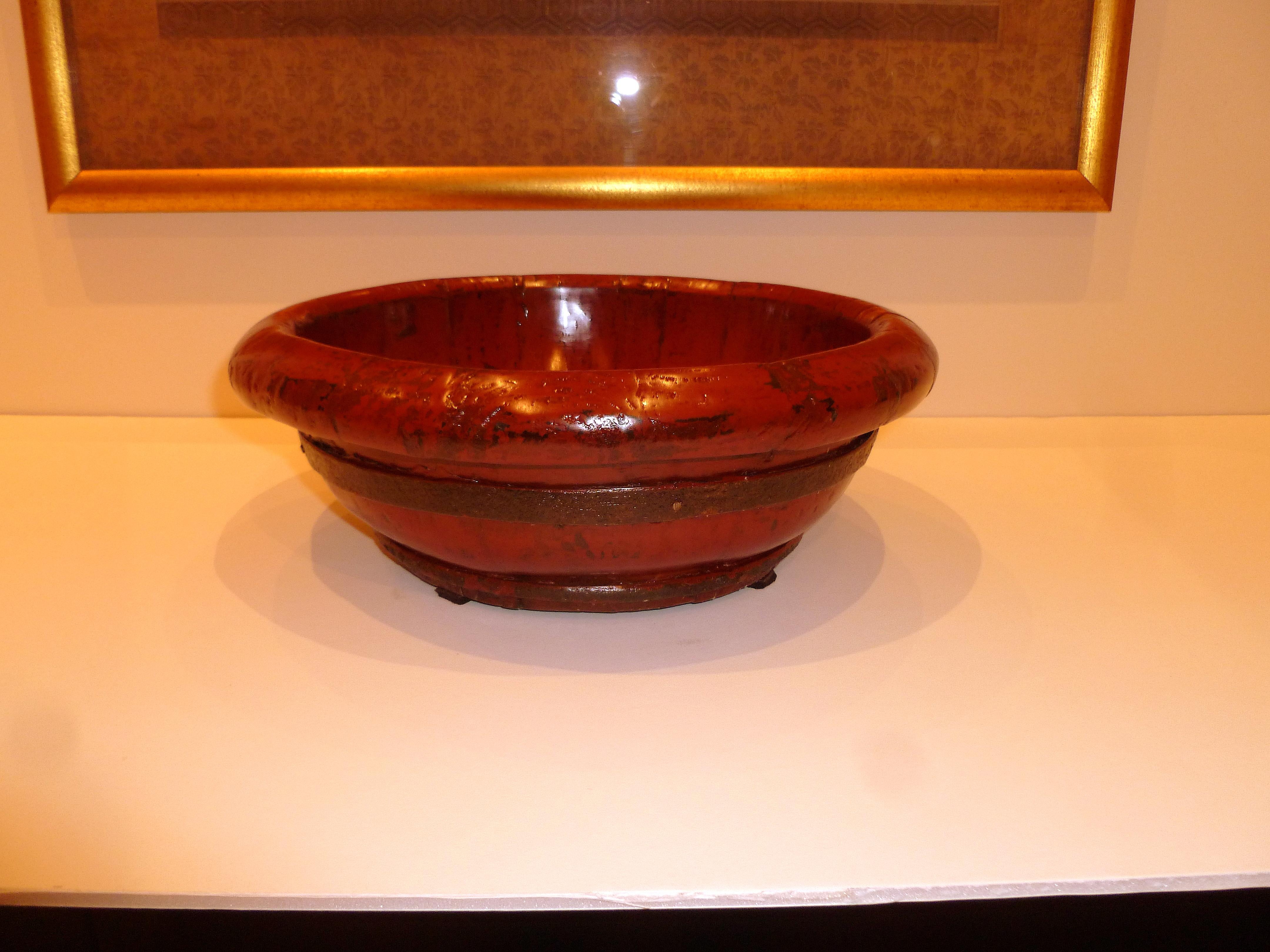 Rot lackierte Hochzeitsschüssel aus Holz (Qing-Dynastie) im Angebot
