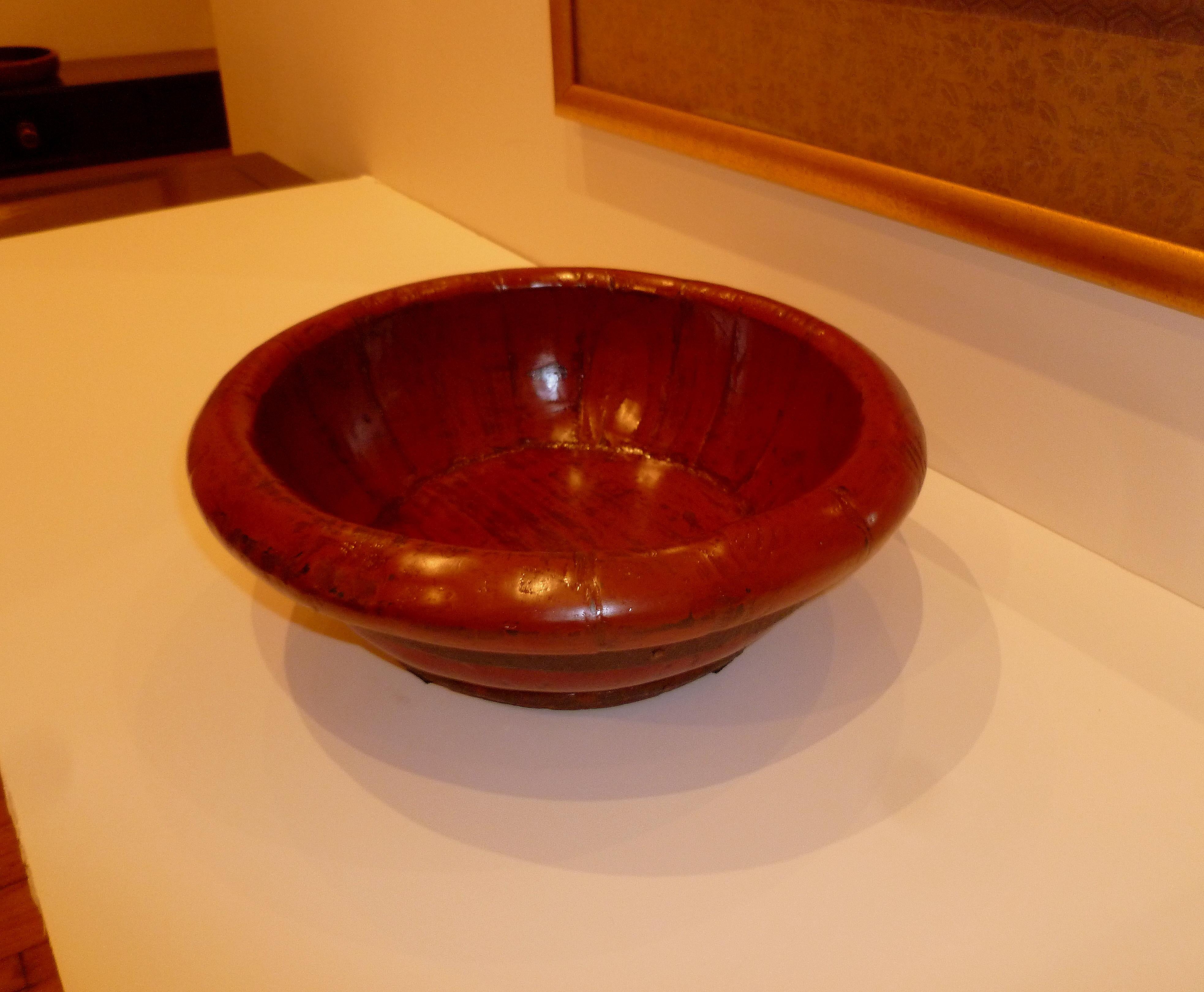 Red Lacquer Wooden Wedding Bowl In Good Condition For Sale In Greenwich, CT