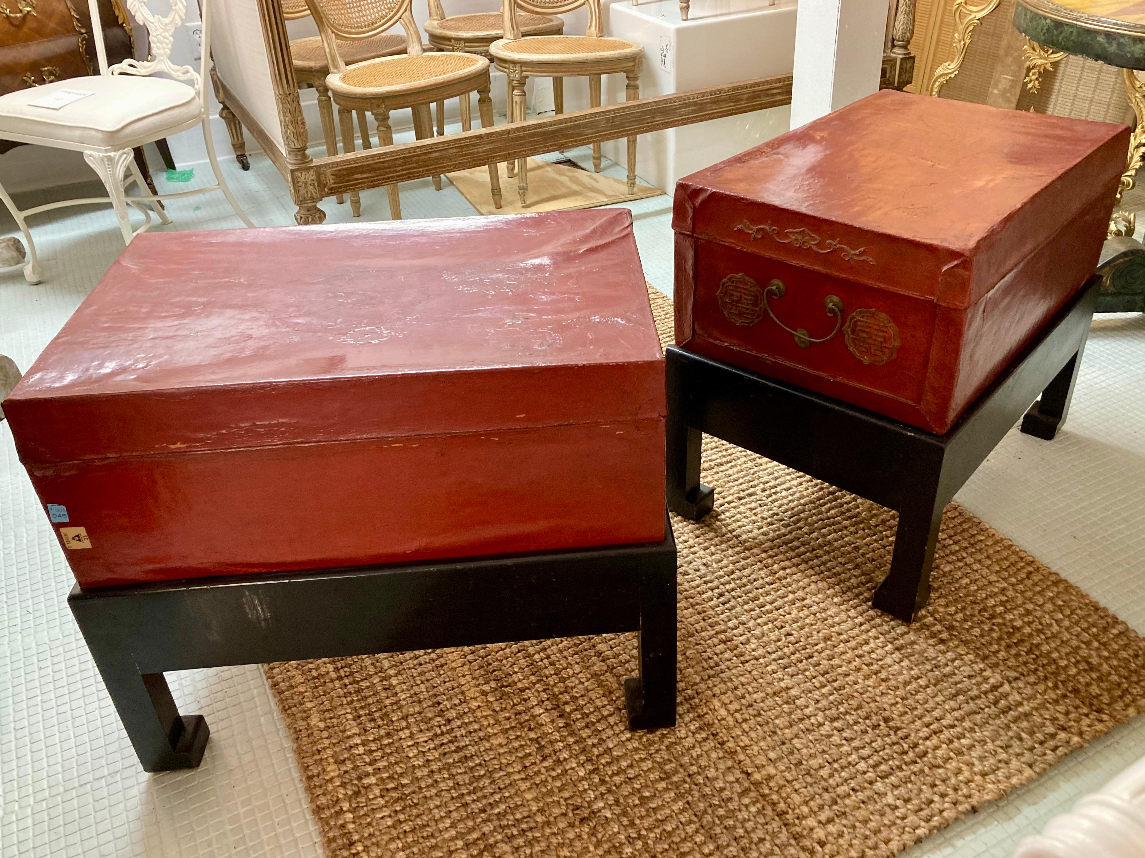 Red Lacquered Asian Trunk Side Tables on Black Stands, a Pair For Sale 6