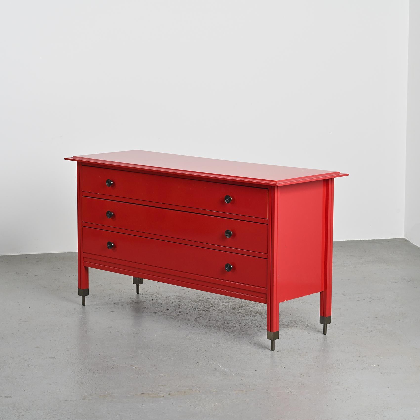 Rot lackierte Kommode Carlo De Carli für Sormani, um 1963 (Moderne der Mitte des Jahrhunderts) im Angebot