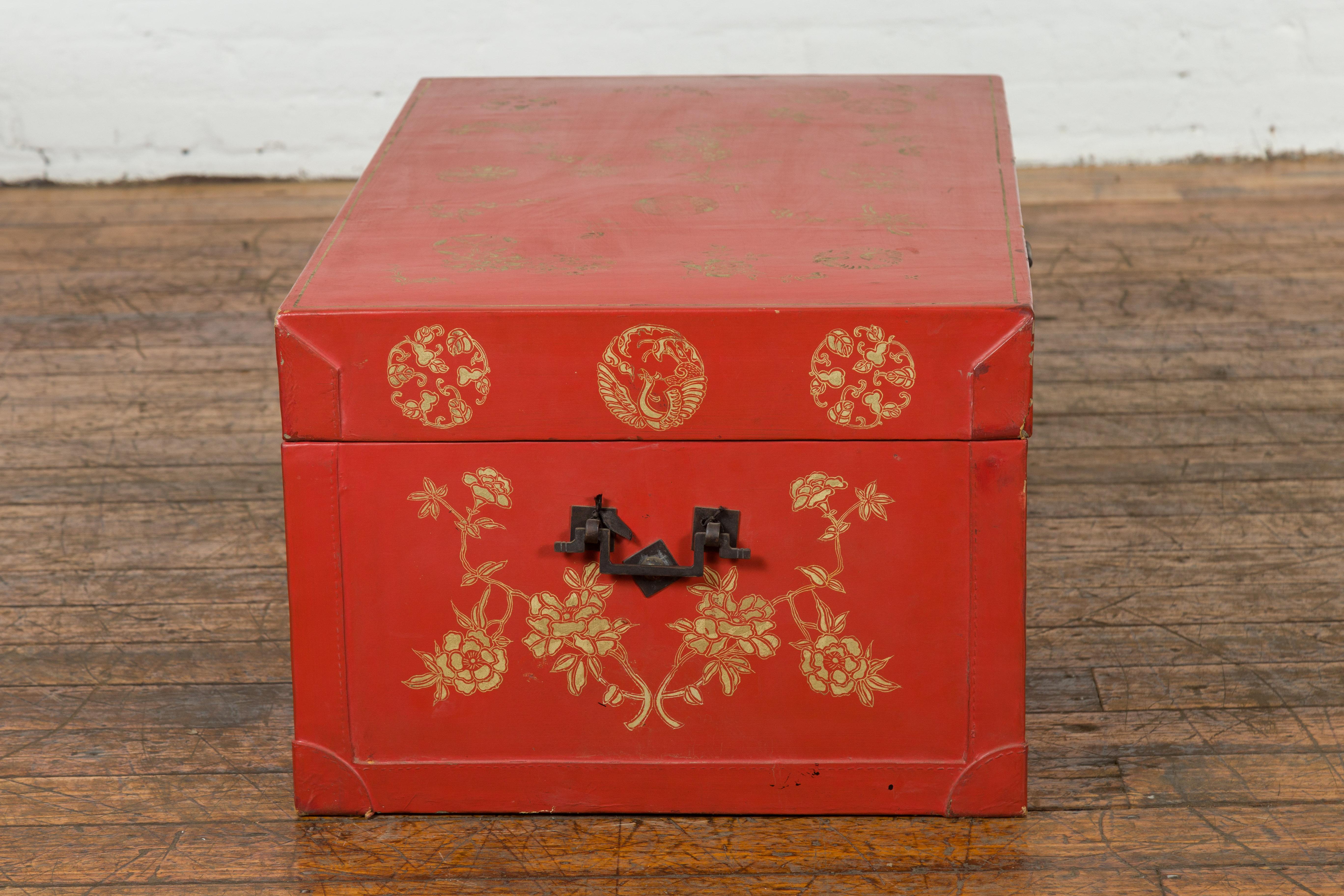 Red Lacquered Chinese Blanket Chest with Gilt Motifs and Guardian Lions For Sale 8