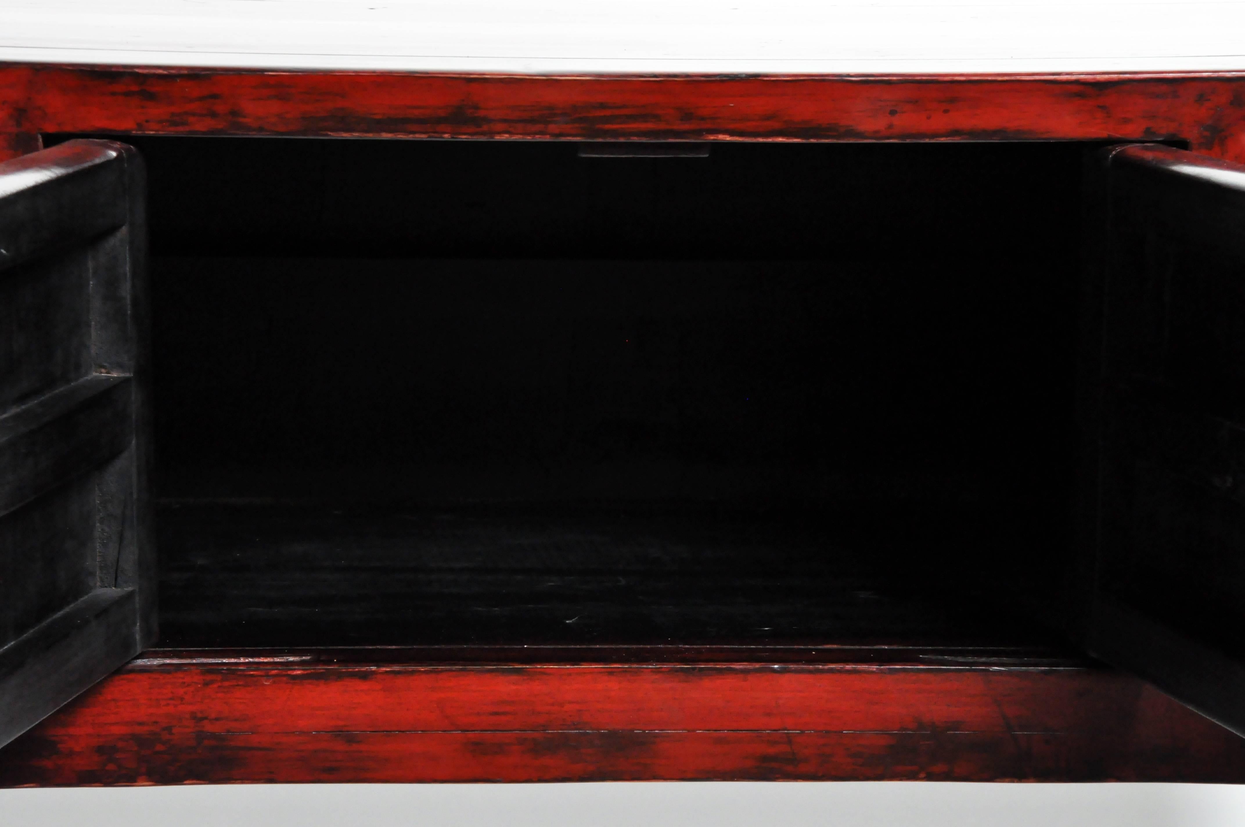 Red-Lacquered Chinese Console Table with Four Drawers 1