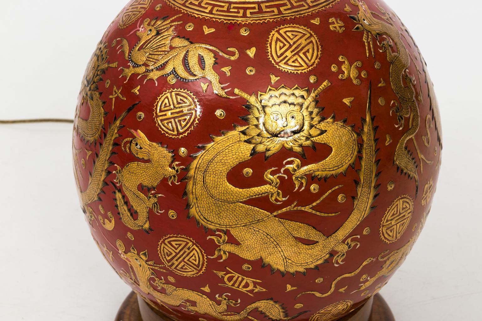 Red Lacquered Chinese Lamp For Sale 4