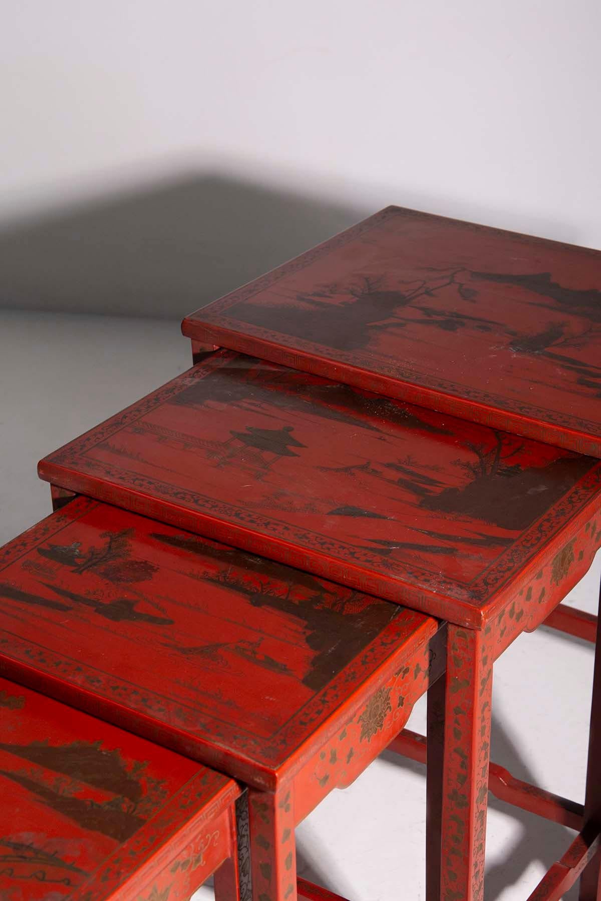 Red lacquered Chinese Quartetto table nest 19-20th century For Sale 5
