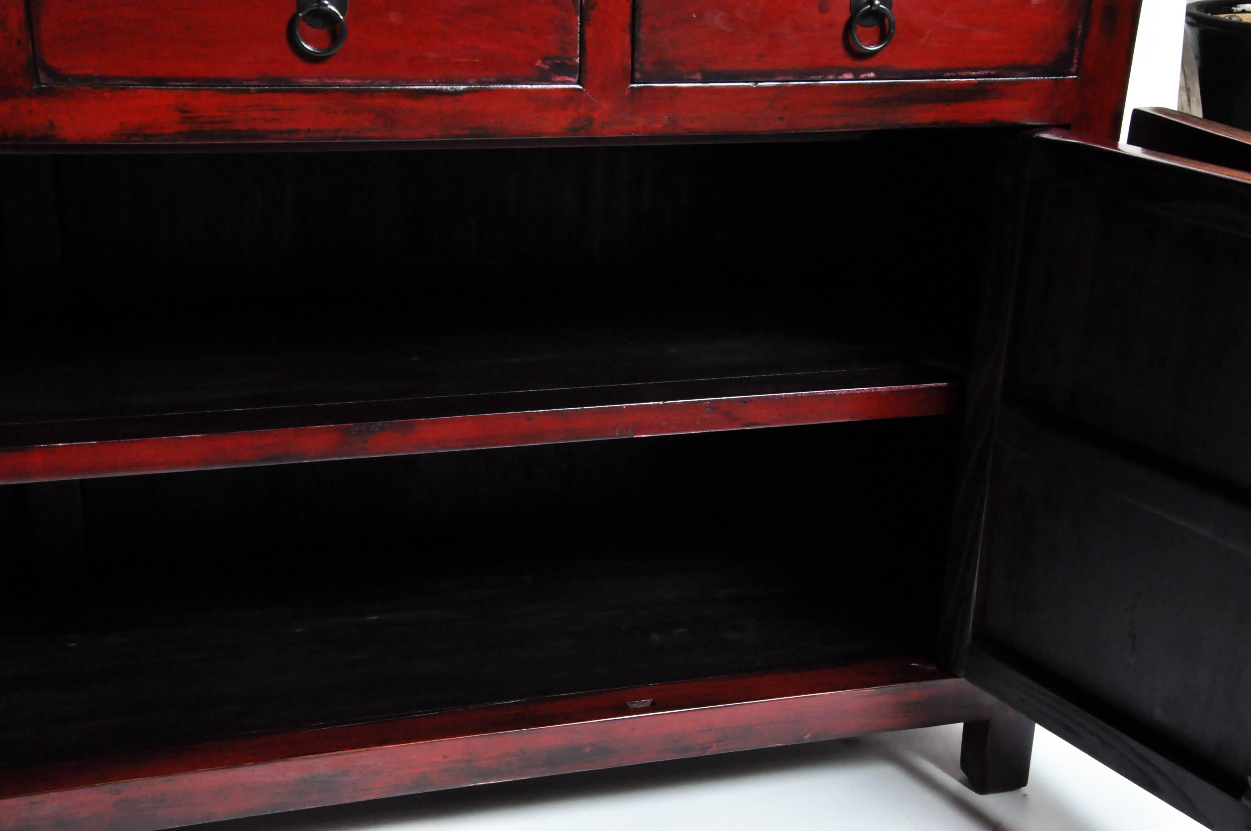 Red Lacquered Chinese Sideboard with Four Drawers and Bi-Folding Doors 9
