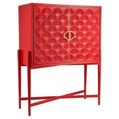Mueble Cóctel Lacado Rojo con Motivo de Loto Tallado y Asa de Loto de Latón