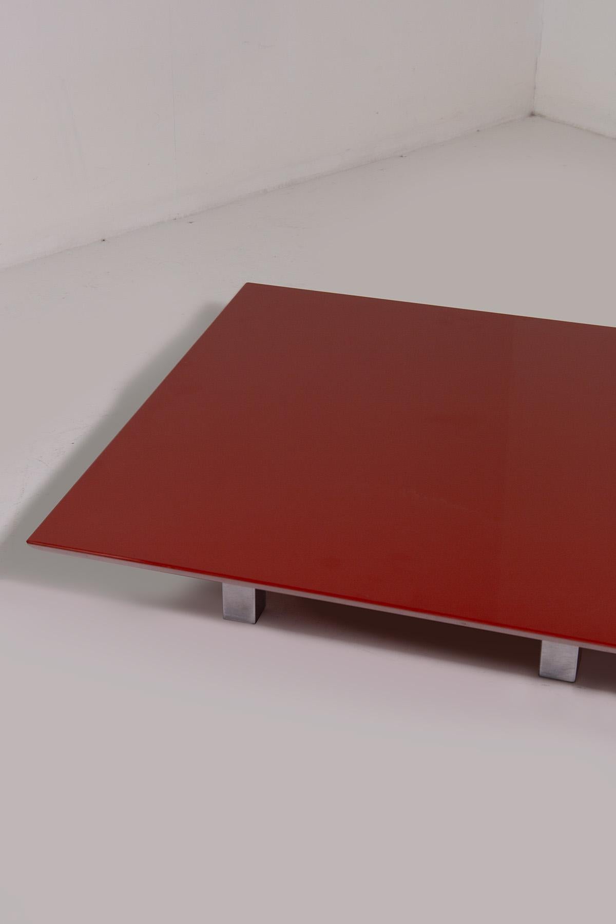 Red lacquered coffee table by Vittorio Introini for Saporiti In Good Condition For Sale In Milano, IT