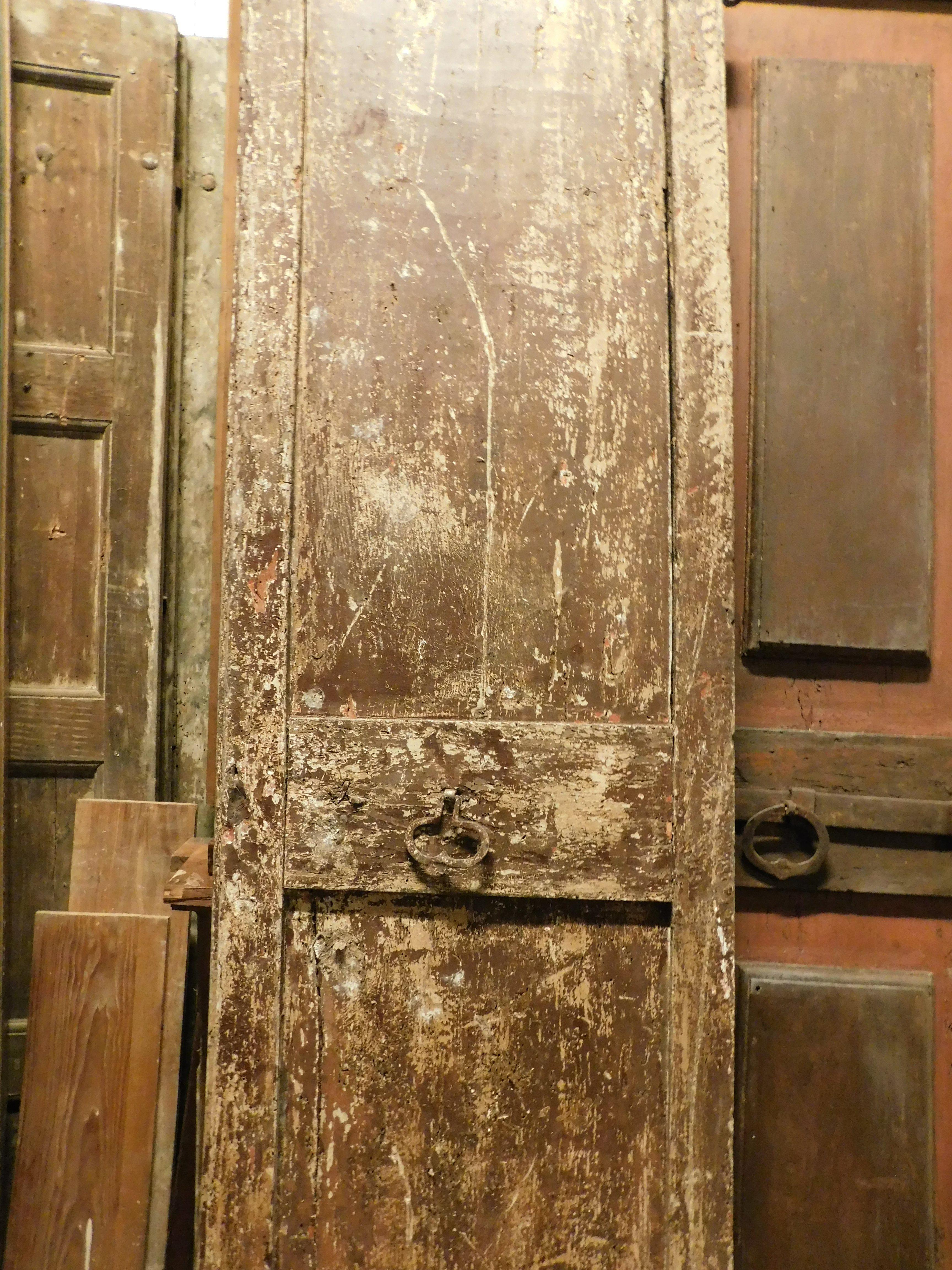 XVIIIe siècle et antérieur Porte double intérieure laquée rouge avec boulon en fer, Italie en vente