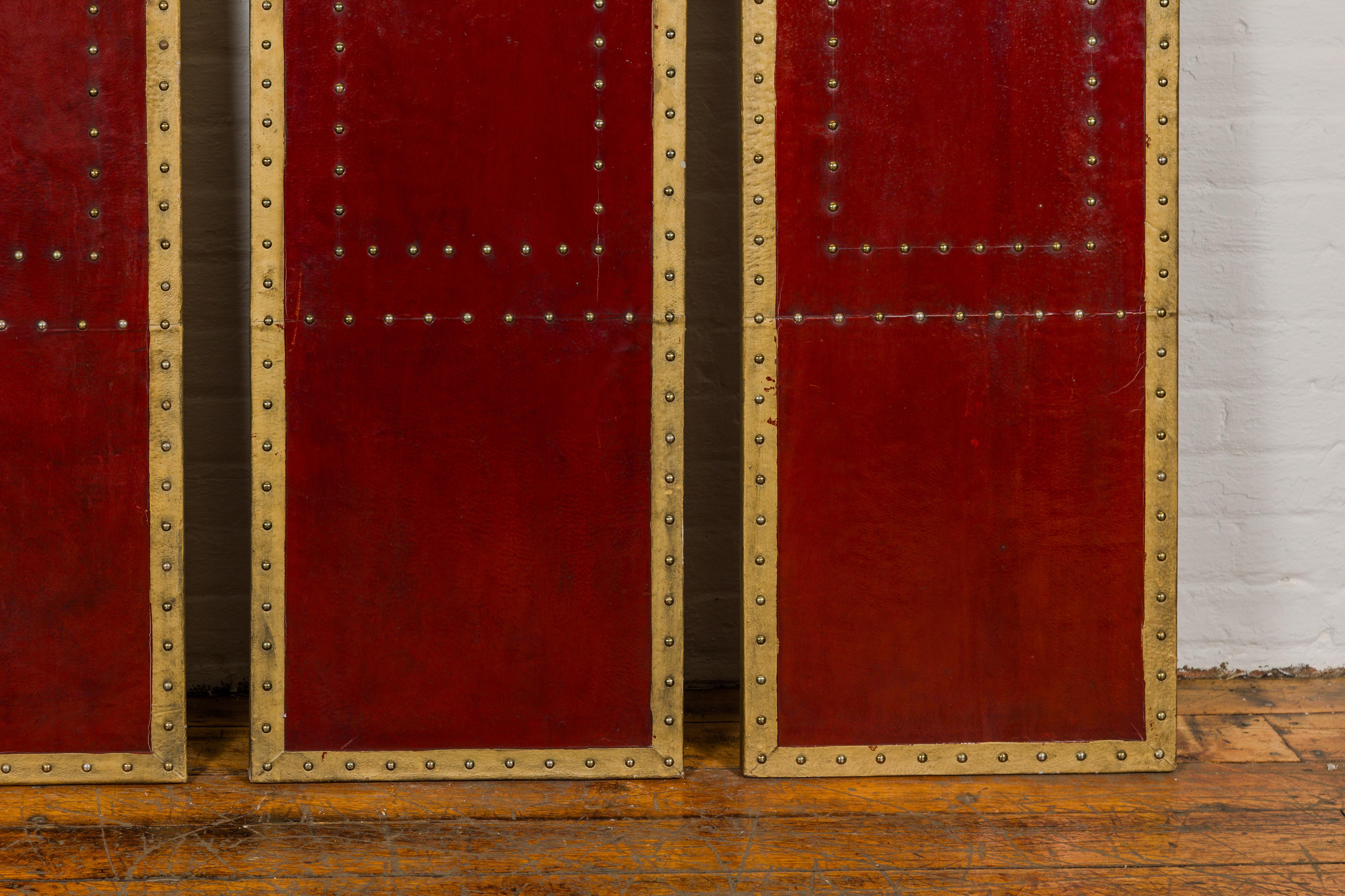 Red Lacquered Leather Four Panels with Brass Nailheads Accentuation, Vintage  For Sale 4