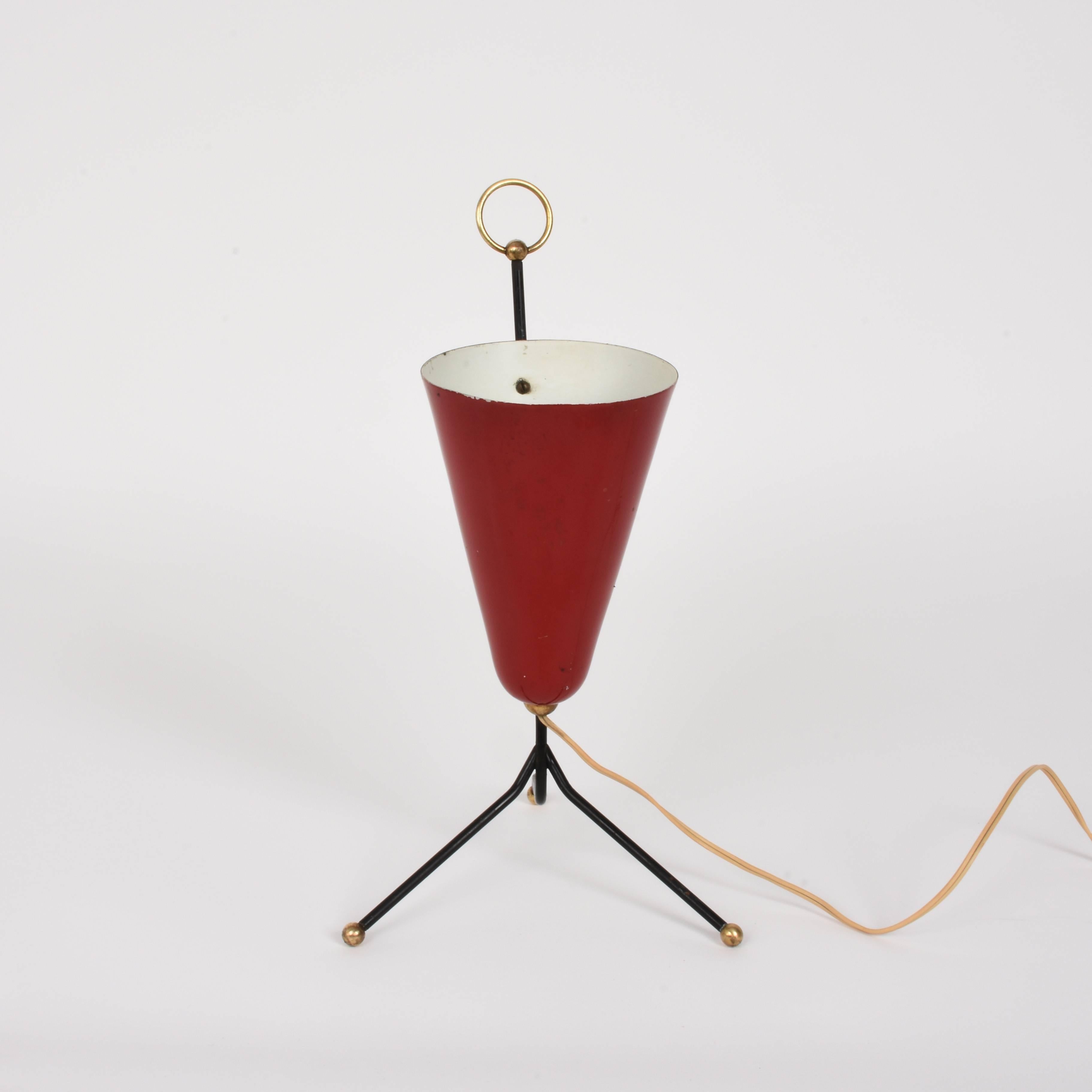 Mid-Century Modern Red Lacquered Metal and Brass Conical Italian Table Lamp with Tripod, 1950s For Sale
