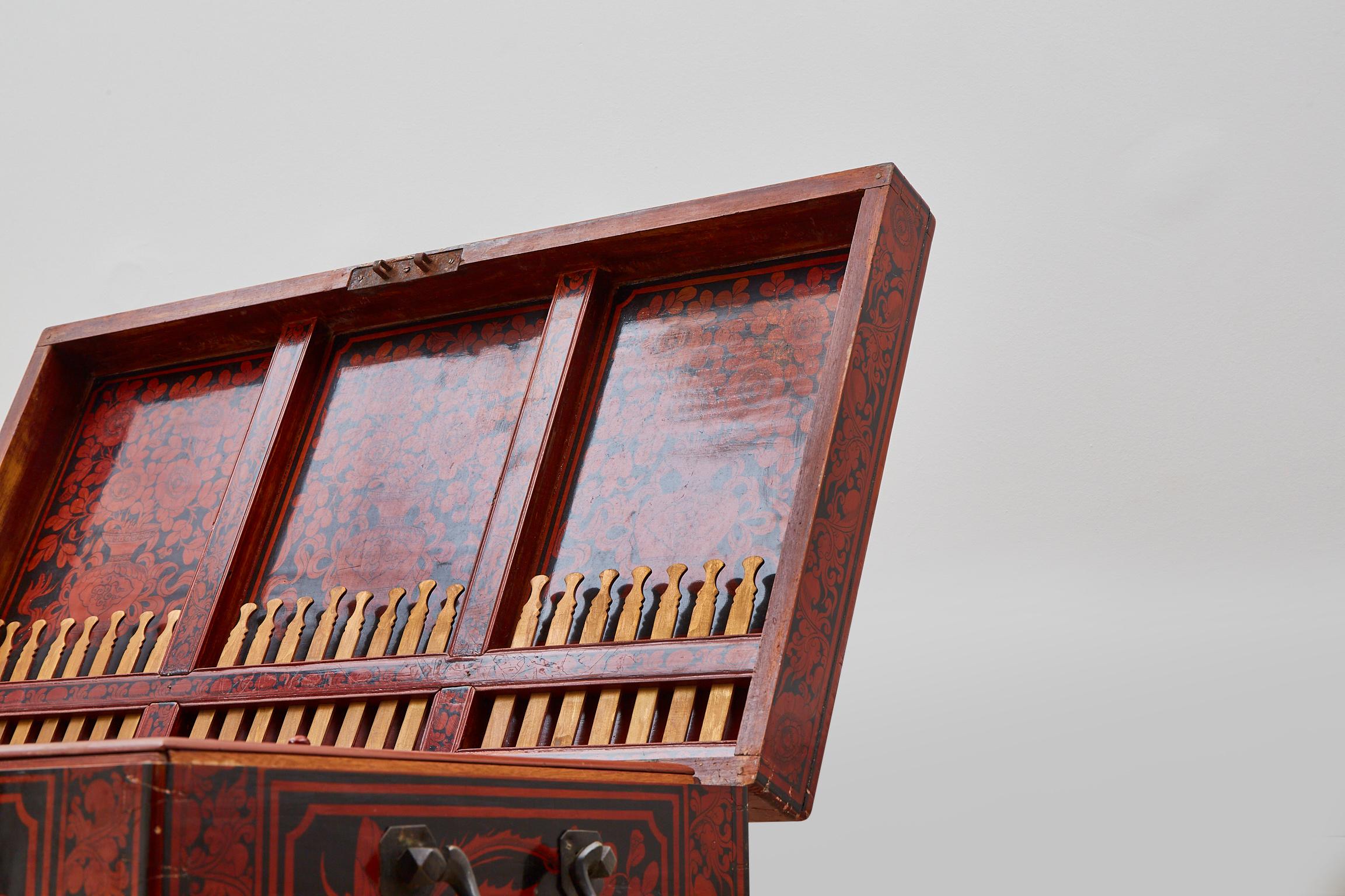 Red Lacquered Painted Chinese Trunk with Compartments and Counters Early 20th C. 10