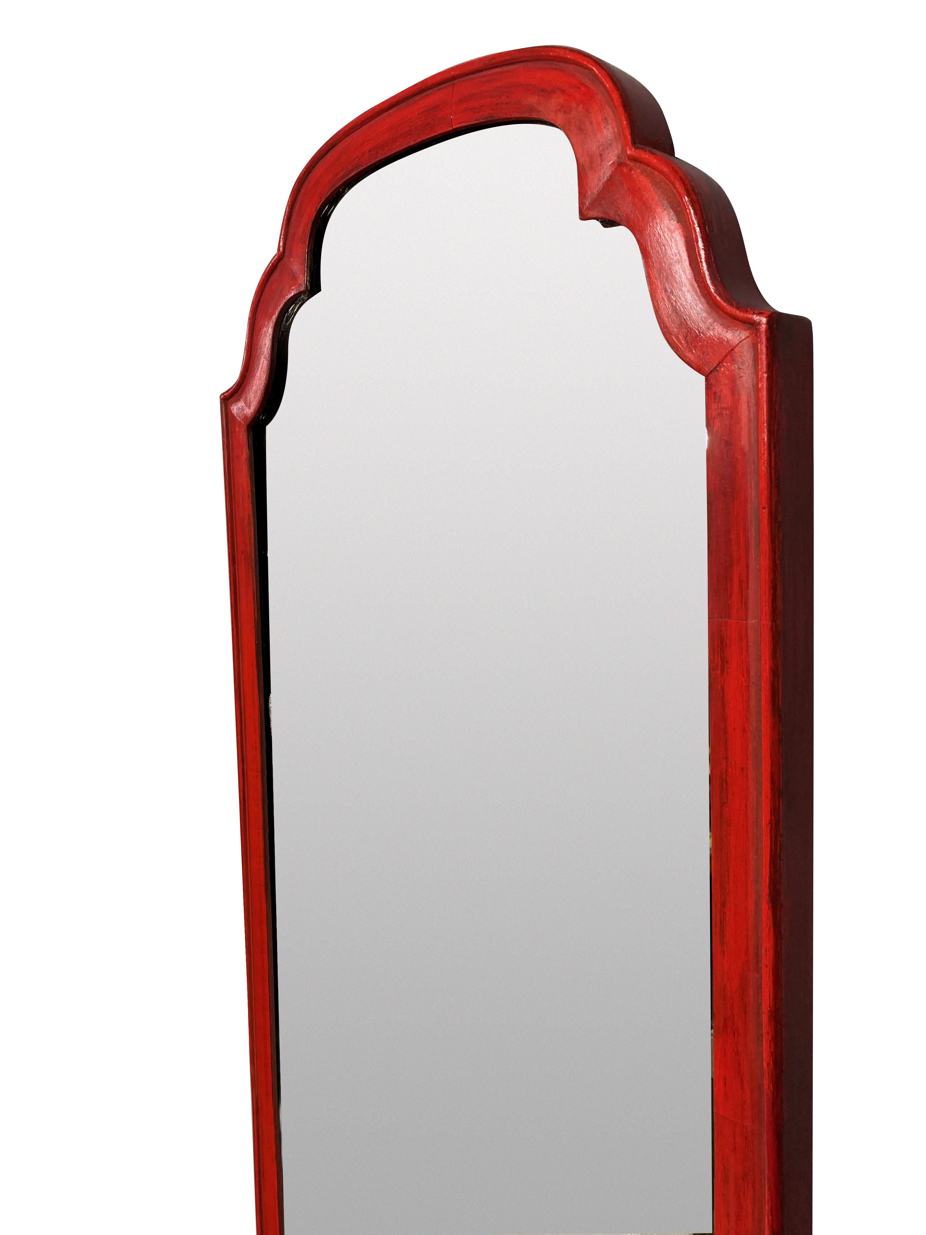 Red Lacquered Queen Anne Style Mirror In Good Condition For Sale In London, GB