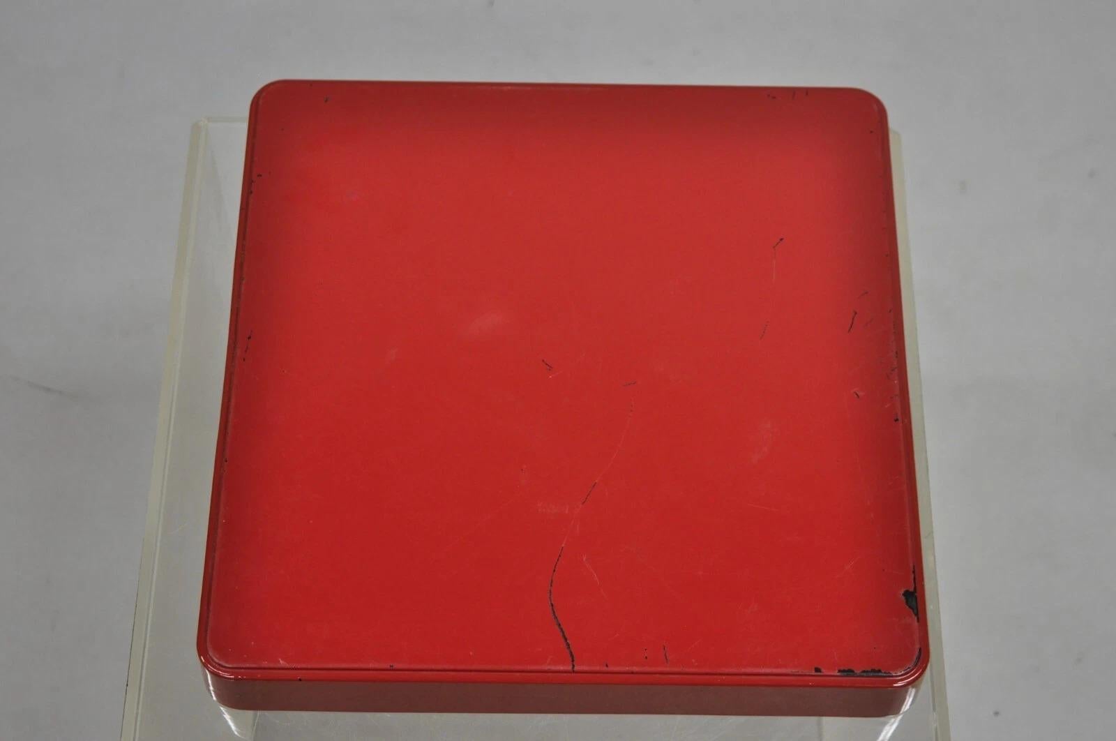 Red Lacquered Wood Ancient Egyptian Hieroglyphic Gold Papyrus Square Bar Tray For Sale 6