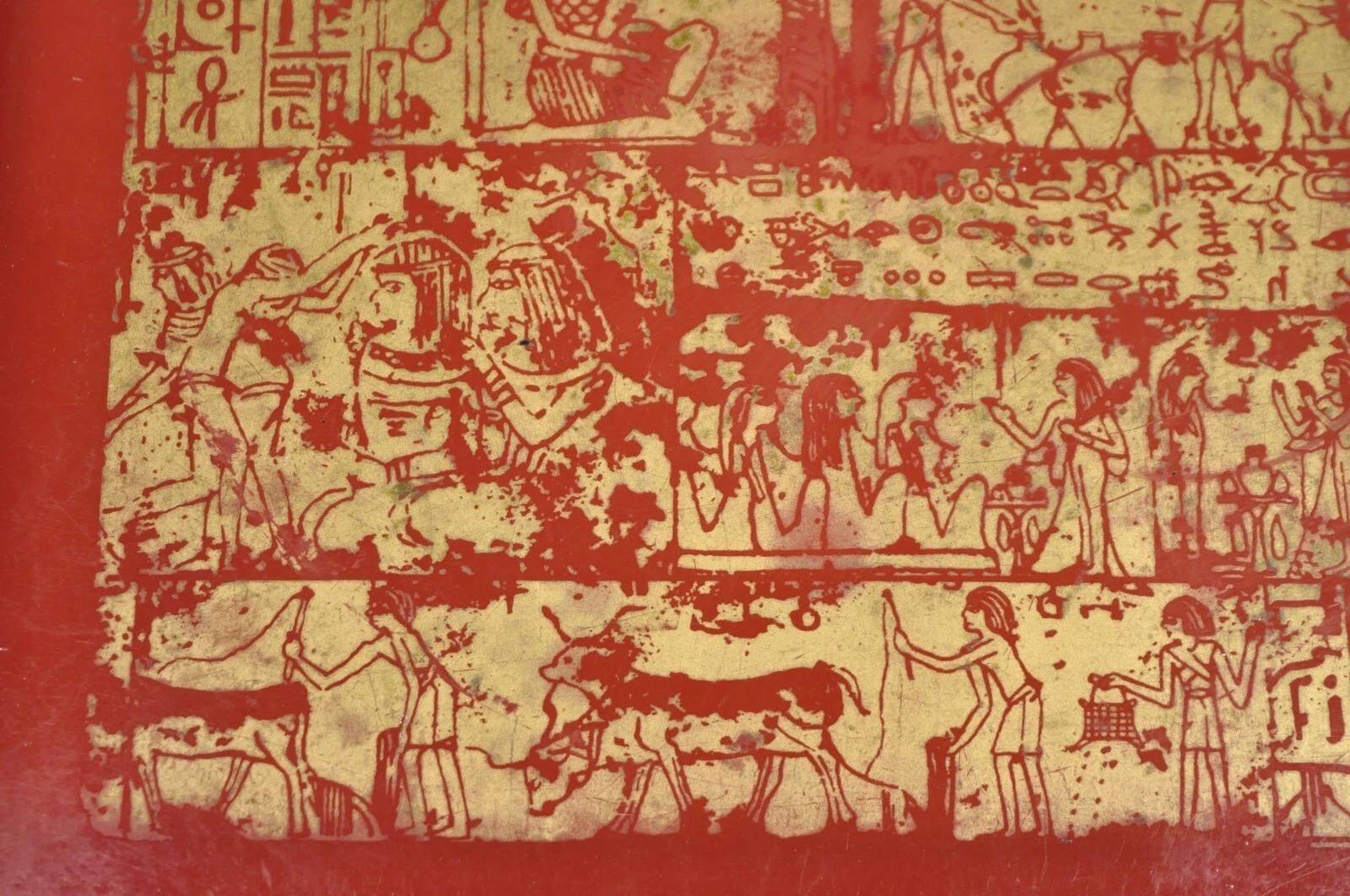 Red Lacquered Wood Ancient Egyptian Hieroglyphic Gold Papyrus Square Bar Tray In Good Condition For Sale In Philadelphia, PA
